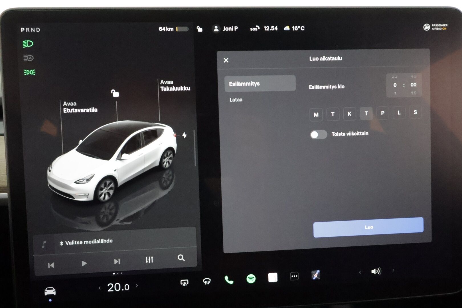 Tesla Model Y 2023 Long Range ** S3xy knob / Koukku / Lämpöpumppu / Lasikatto / Matrix-LED / Adapt.Vakkari / P.Kamera / Muistipenkki / Navi / Keyless** - 3,99 % KORKOTARJOUS TÄHÄN AUTOON - 1-om Suomi-auto / 2x Latauskaapelit / Kahdet Renkaat