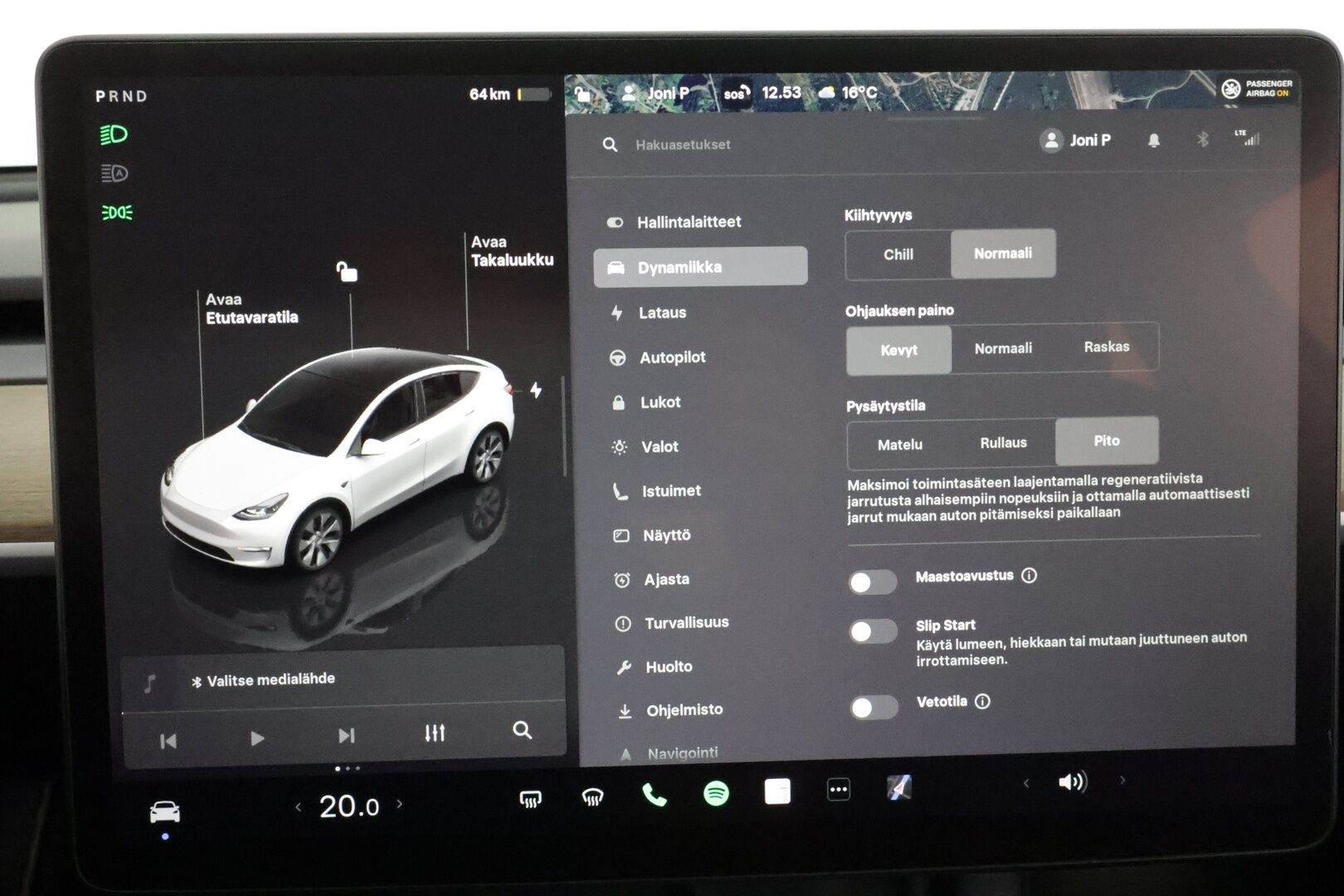 Tesla Model Y 2023 Long Range ** S3xy knob / Koukku / Lämpöpumppu / Lasikatto / Matrix-LED / Adapt.Vakkari / P.Kamera / Muistipenkki / Navi / Keyless** - 3,99 % KORKOTARJOUS TÄHÄN AUTOON - 1-om Suomi-auto / 2x Latauskaapelit / Kahdet Renkaat