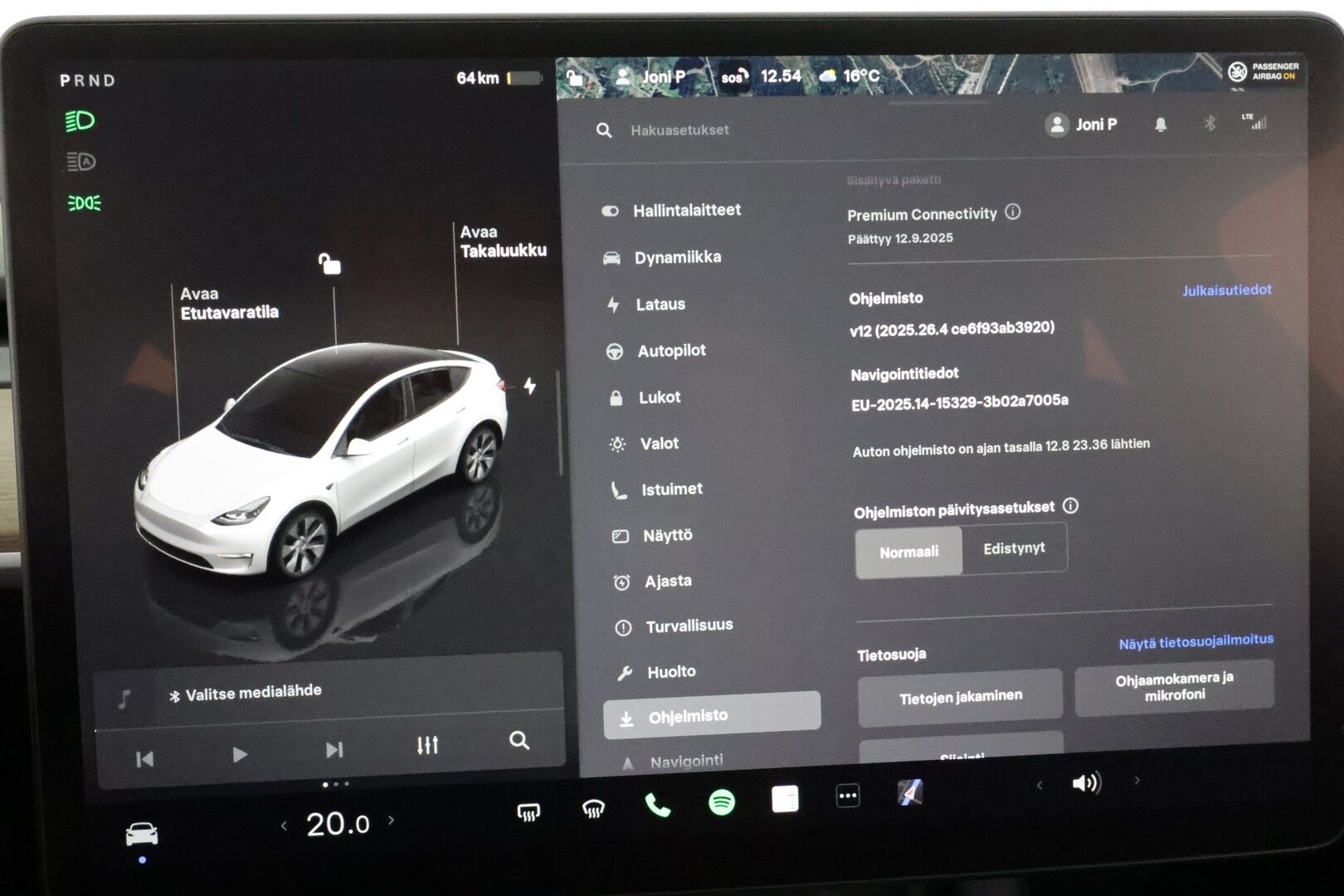 Tesla Model Y 2023 Long Range ** S3xy knob / Koukku / Lämpöpumppu / Lasikatto / Matrix-LED / Adapt.Vakkari / P.Kamera / Muistipenkki / Navi / Keyless** - 3,99 % KORKOTARJOUS TÄHÄN AUTOON - 1-om Suomi-auto / 2x Latauskaapelit / Kahdet Renkaat