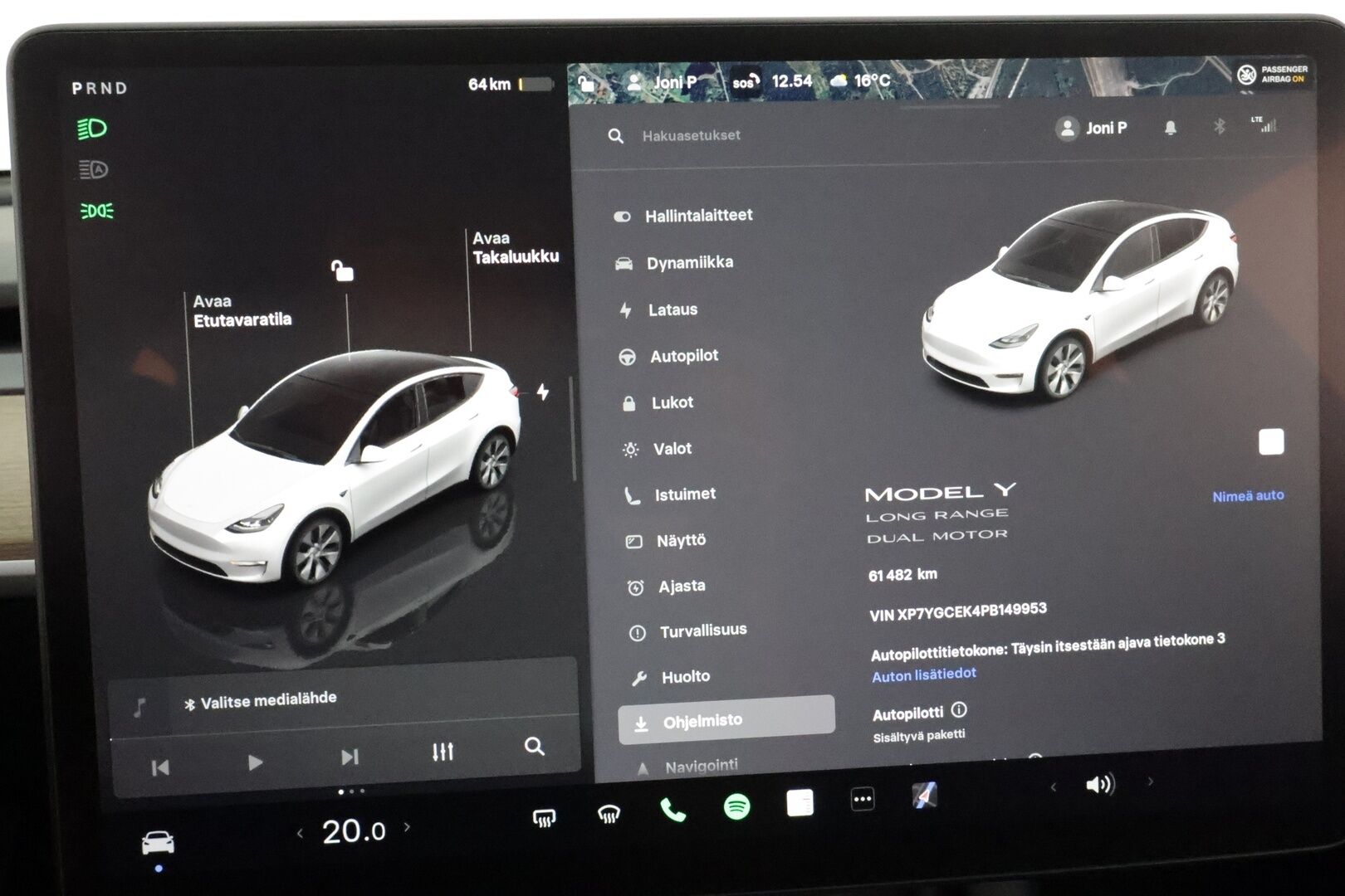 Tesla Model Y 2023 Long Range ** S3xy knob / Koukku / Lämpöpumppu / Lasikatto / Matrix-LED / Adapt.Vakkari / P.Kamera / Muistipenkki / Navi / Keyless** - 3,99 % KORKOTARJOUS TÄHÄN AUTOON - 1-om Suomi-auto / 2x Latauskaapelit / Kahdet Renkaat