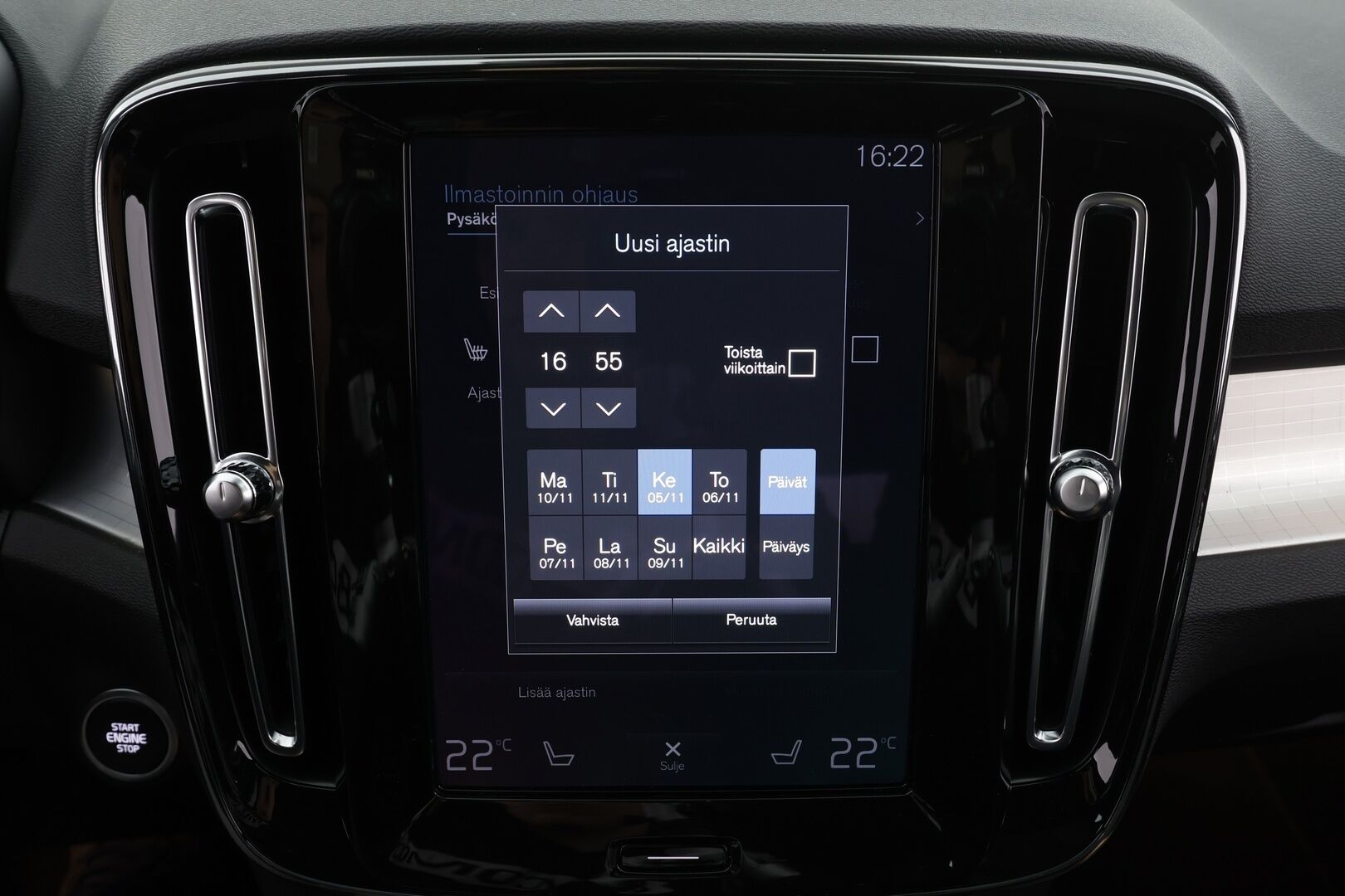 Volvo XC40 2024 T4 TwE Plus Bright aut * Adapt.Vakkari / Peruutuskamera / Vetokoukku / Muistipenkki / LED / Sensus Navi / KeylessGo - 1.Om Suomi-auto / Akku kuntotarkastettu SoH 91,6% / Kahdet renkaat aluvanteilla / Merkkihuollettu