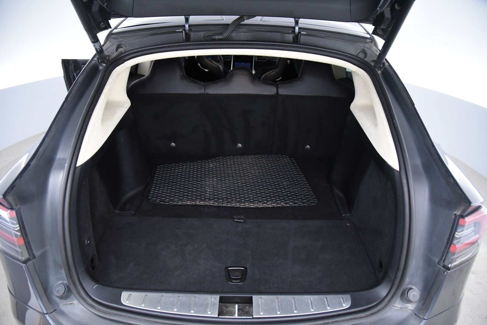 Tesla Model X 2017 90 D / Myydään huutokaupat.com:issa! / ILMAISET SUPERCHRAGET! - Myydään vain huutokaupat.com:issa! 