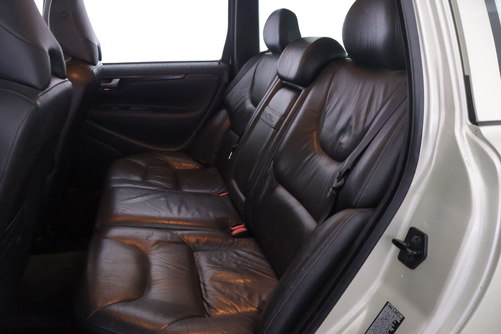 Volvo V70 2005 5D V70 STW 2.4 D5 AUTOMATIC *Myydään  Huutokaupat.com* - Tämä auto myydään huutokaupat.com -sivuston kautta