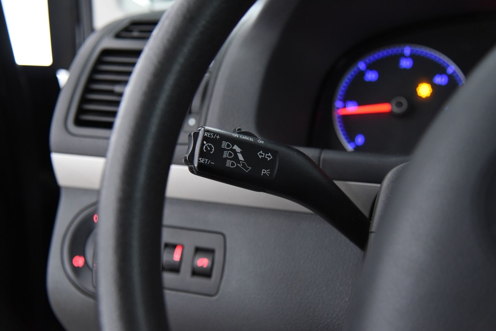 Volkswagen Touran 2008 Trendline 1,9 TDI 77 kW DSG-automaattivaihteisto - YritysOutlet - Myydään vain yrityksille - 1-omisteinen Suomi-auto!