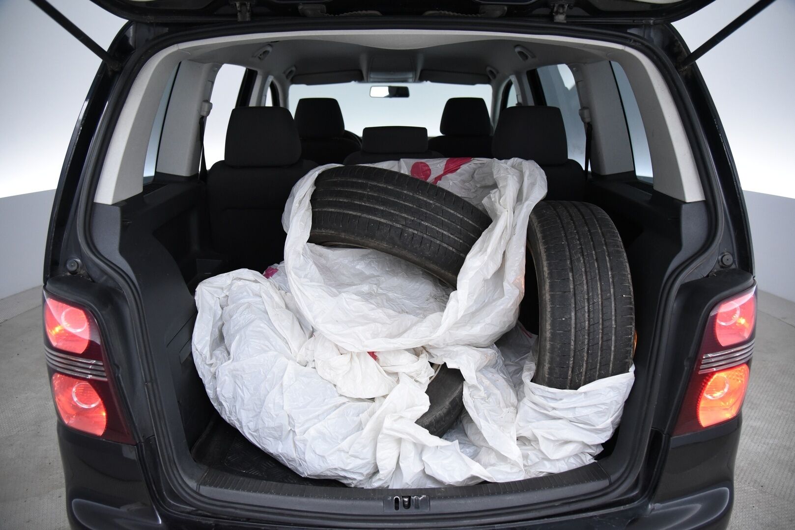 Volkswagen Touran 2008 Trendline 1,9 TDI 77 kW DSG-automaattivaihteisto - YritysOutlet - Myydään vain yrityksille - 1-omisteinen Suomi-auto!