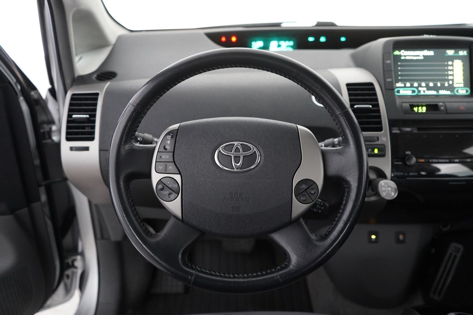 Toyota Prius 2007 HSD Executive 5ov - Myydään huutokaupat.com sivustolla!
