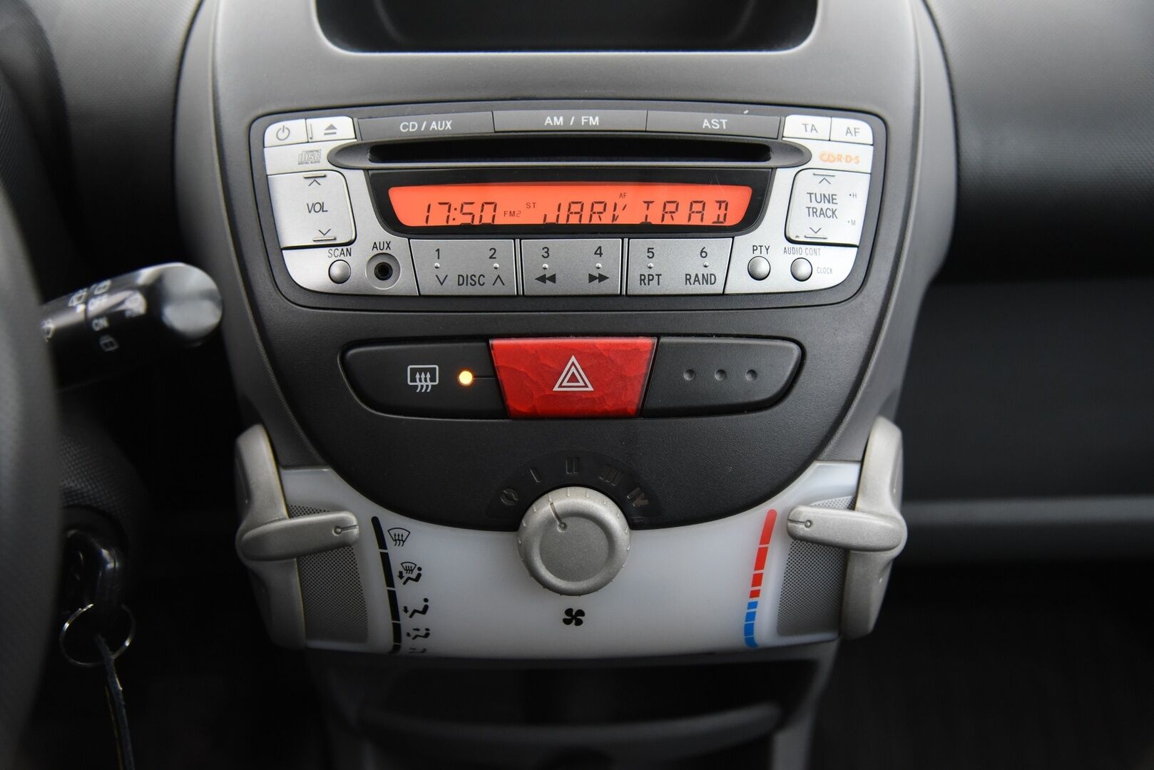 Toyota Aygo 2007 4D AYGO HATCHBACK 1.0-KGB10L-AHMRKW/234 - Suomi-auto! 2x Renkaat