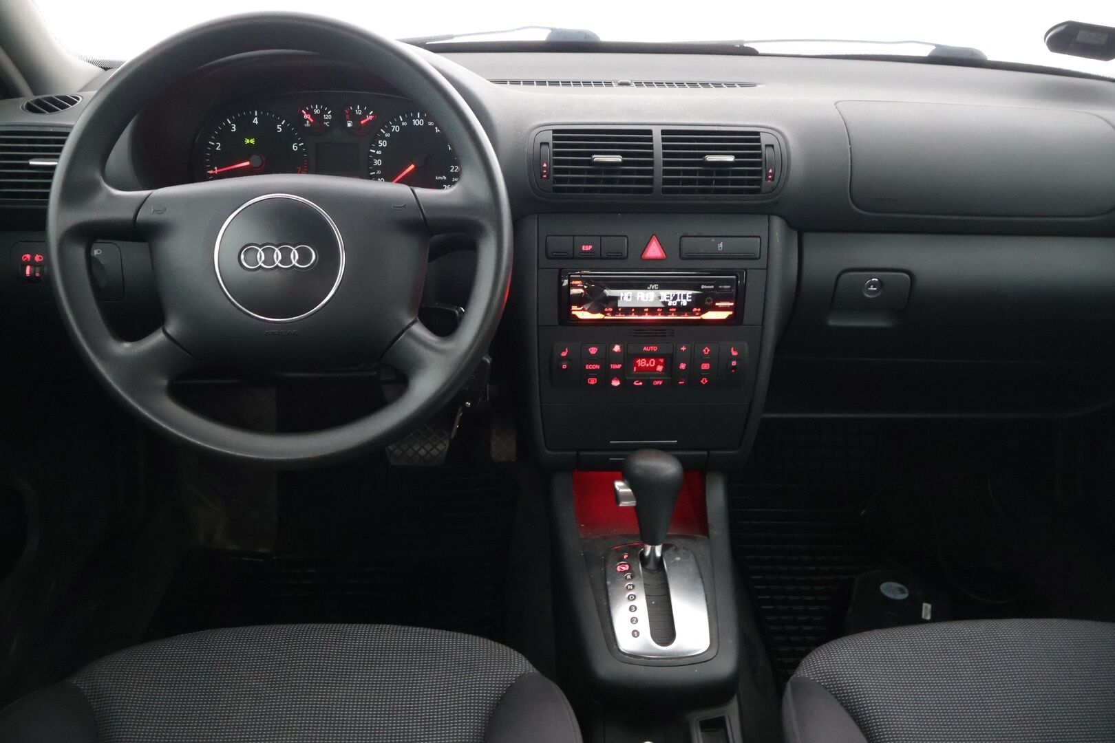 Audi A3 2003 HATCHBACK 1.6 AUTOMATIC *MYYDÄÄN HUUTOKAUPAT.COM*