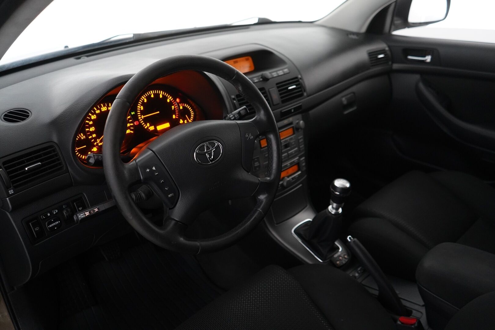 Toyota Avensis 2005 1,8 VVT-i Linea Terra Wagon Business *MYYDÄÄN HUUTOKAUPAT.COM SIVULLA*