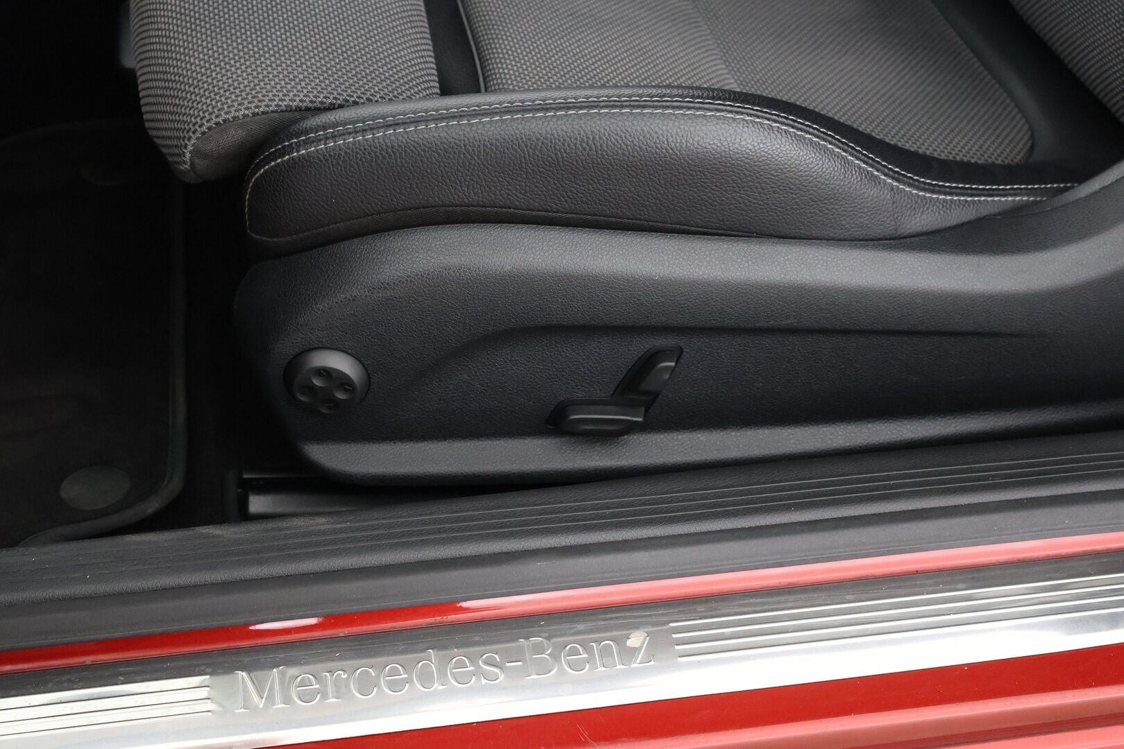 Mercedes-Benz C 2019 300 d A Coupé - | LED | P.kamera | Vakkari | Sporttipenkit | Lohko | Suomi-auto | Siisti huoltohistoria |