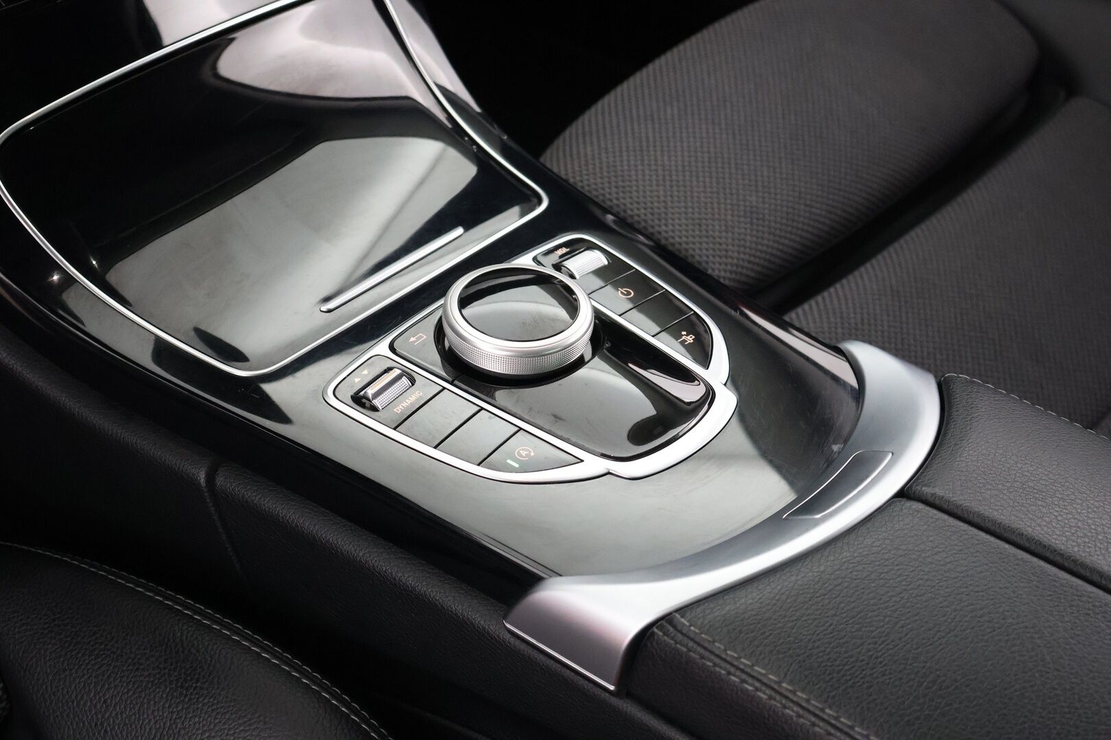 Mercedes-Benz C 2019 300 d A Coupé - | LED | P.kamera | Vakkari | Sporttipenkit | Lohko | Suomi-auto | Siisti huoltohistoria |