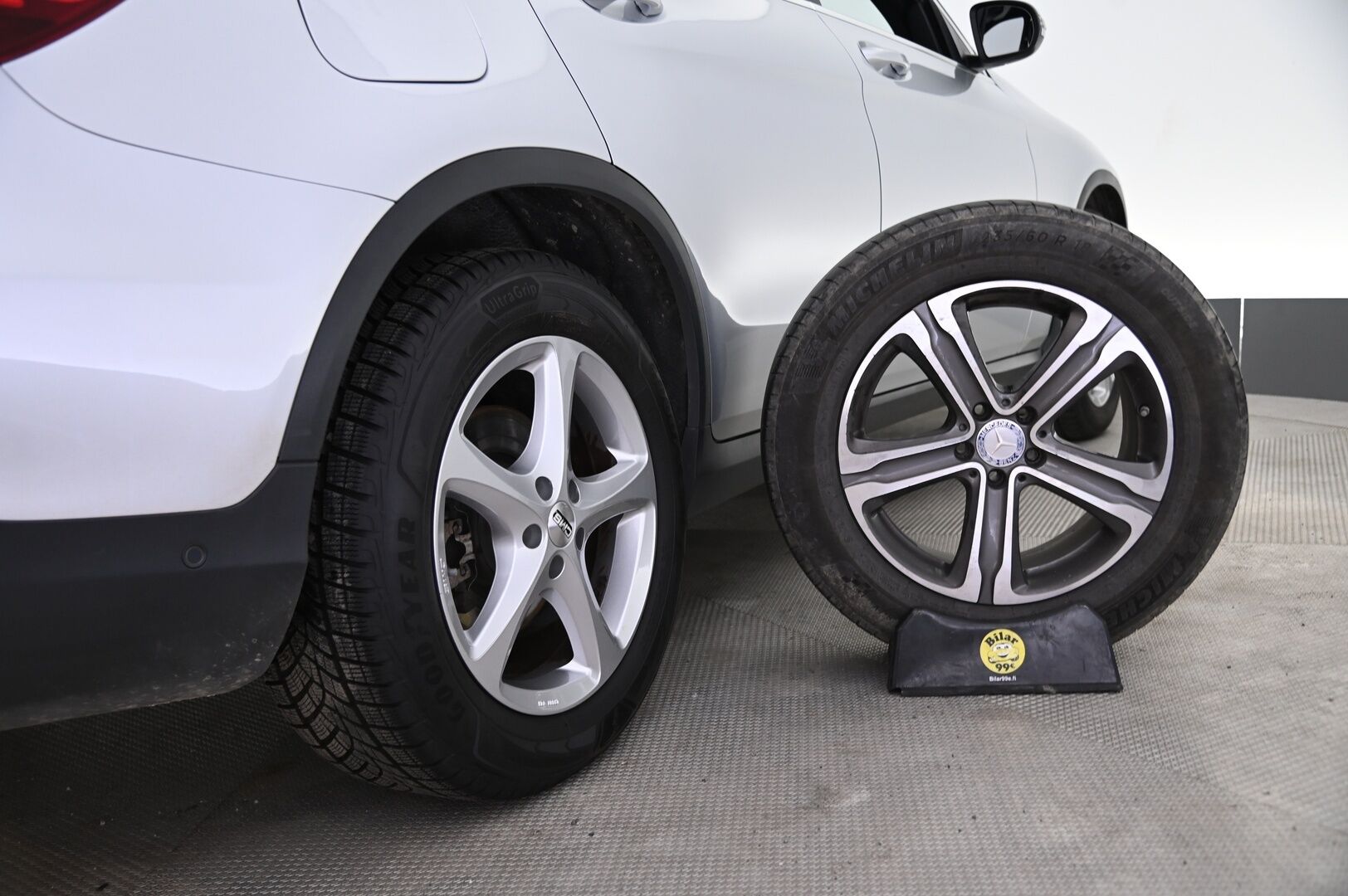 Mercedes-Benz GLC 2017 250 d 4Matic A Premium Business KYSY BLACKWEEK TARJOUS! *Distronic Plus /  DTR+Q / ILS - LED / Koukku / P.Kamera / Navi / Nahat / Lohko* - Suomi-auto / Kahdet renkaat sekä vanteet - HULLU BLACKWEEK KORKOTARJOUS 2,49%