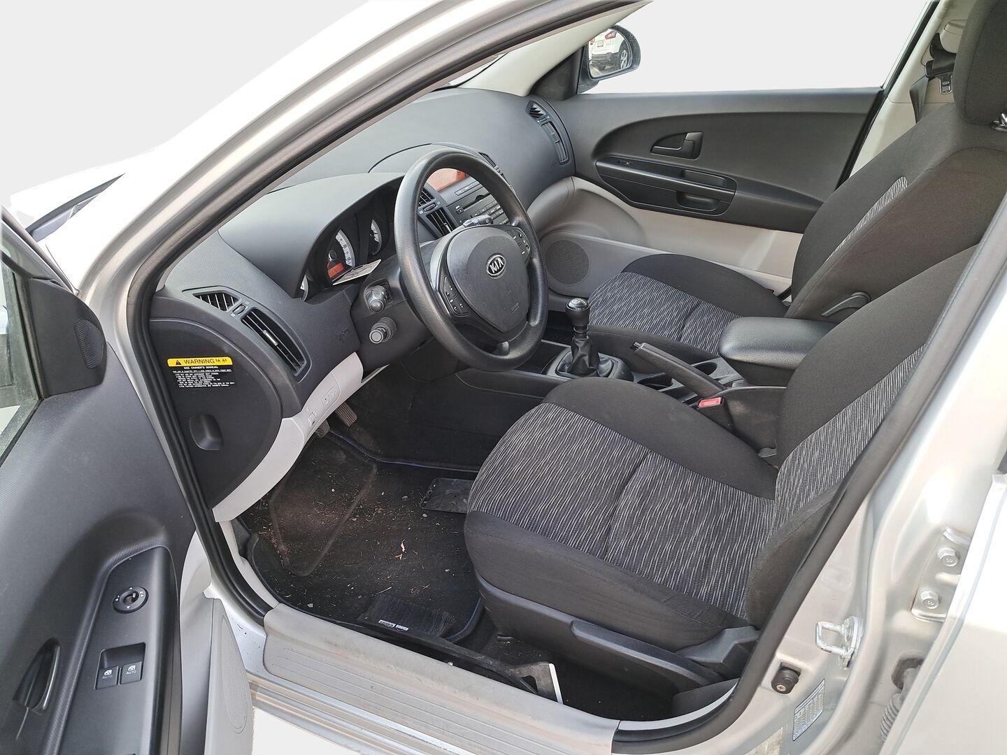 Kia Ceed 2007 - YritysOutlet - Myydään vain yrityksille - – Tämä auto myydään YritysOutlet -valikoimasta vain yritykselle