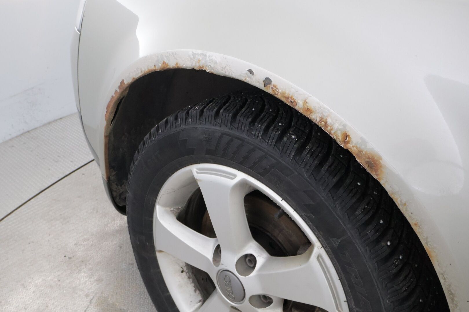 Audi A4 2003 - YritysOutlet - Myydään vain yrityksille