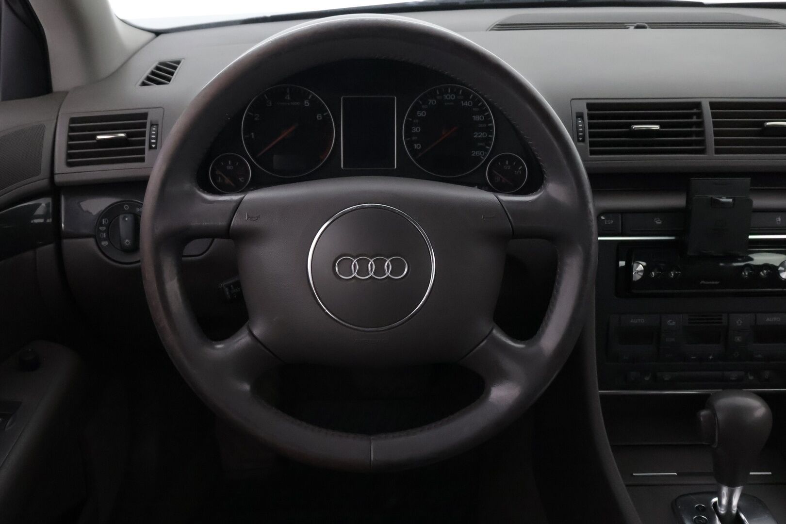 Audi A4 2003 - YritysOutlet - Myydään vain yrityksille