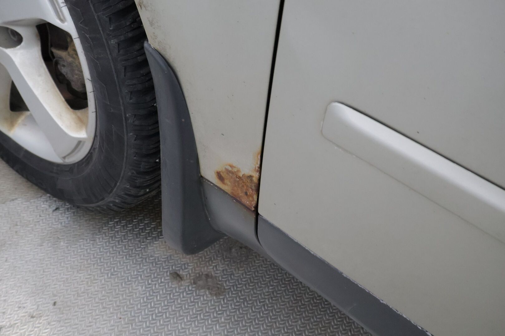 Audi A4 2003 - YritysOutlet - Myydään vain yrityksille