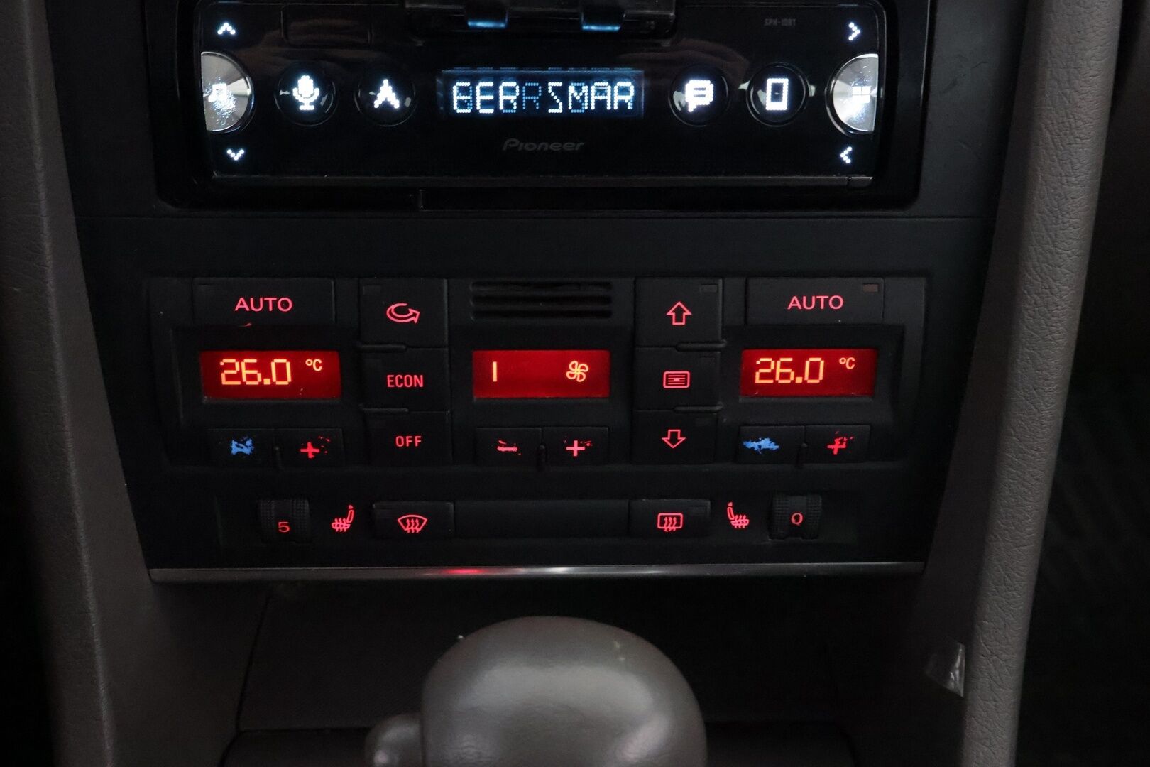 Audi A4 2003 - YritysOutlet - Myydään vain yrityksille