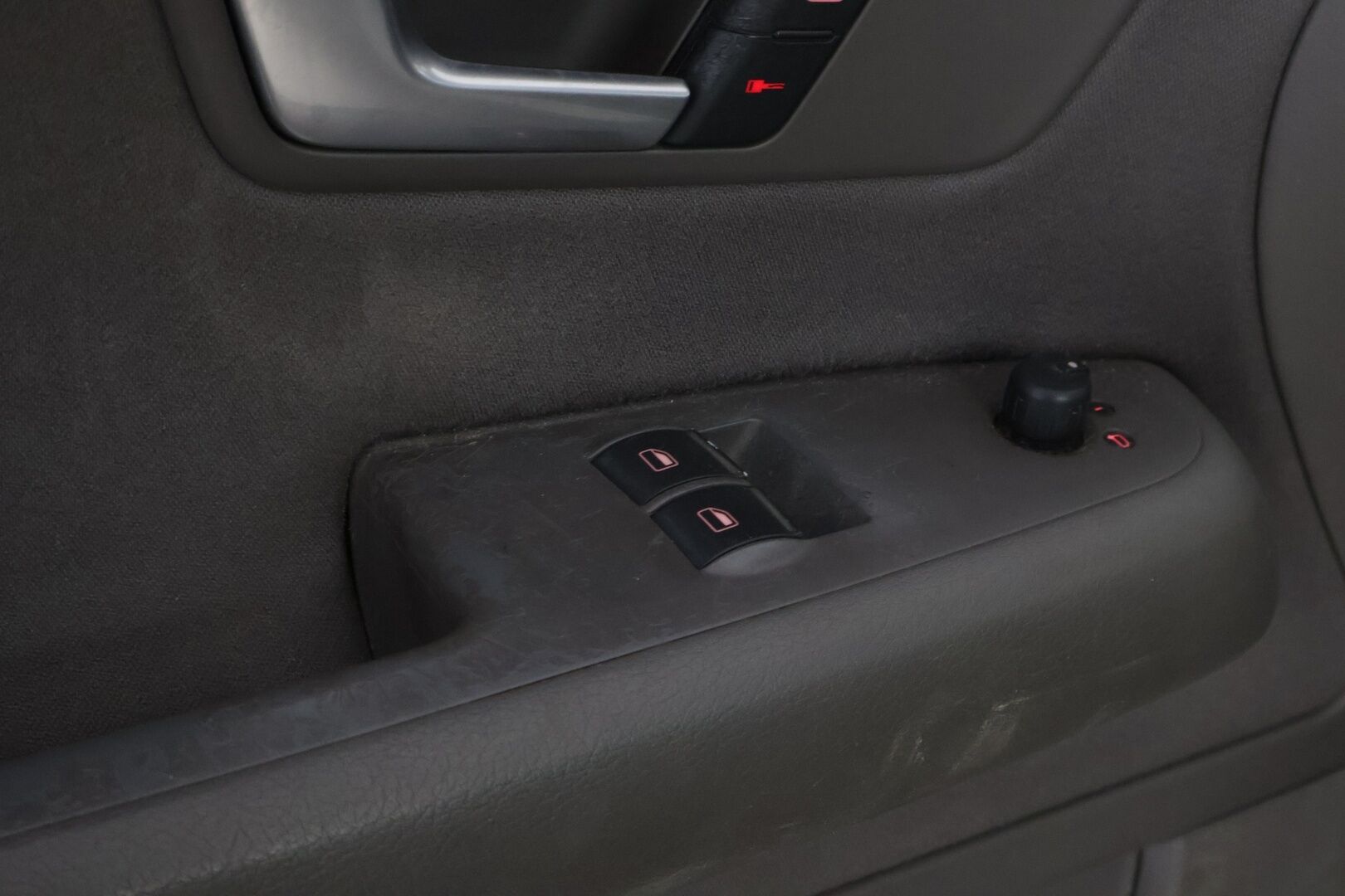 Audi A4 2003 - YritysOutlet - Myydään vain yrityksille