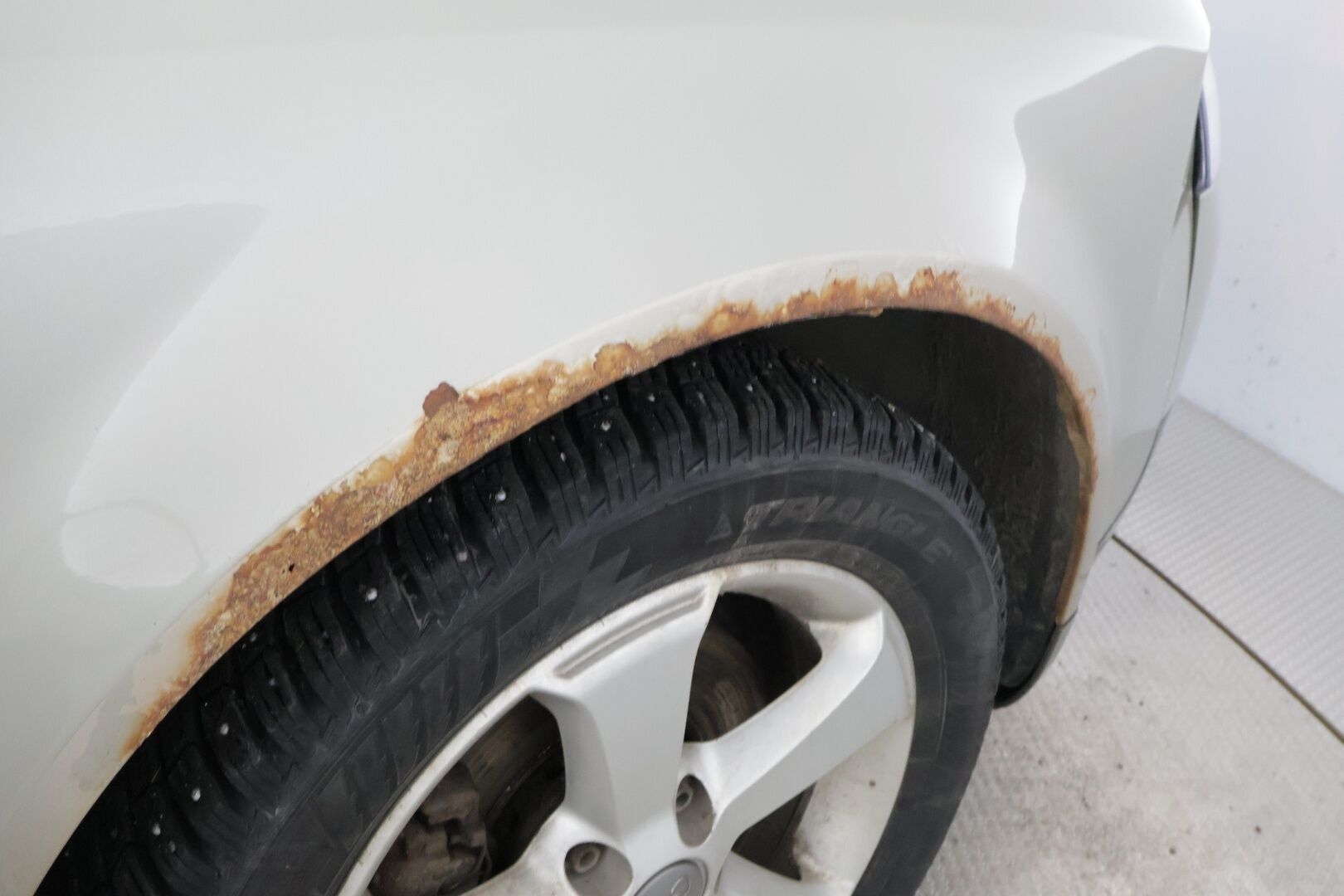 Audi A4 2003 - YritysOutlet - Myydään vain yrityksille