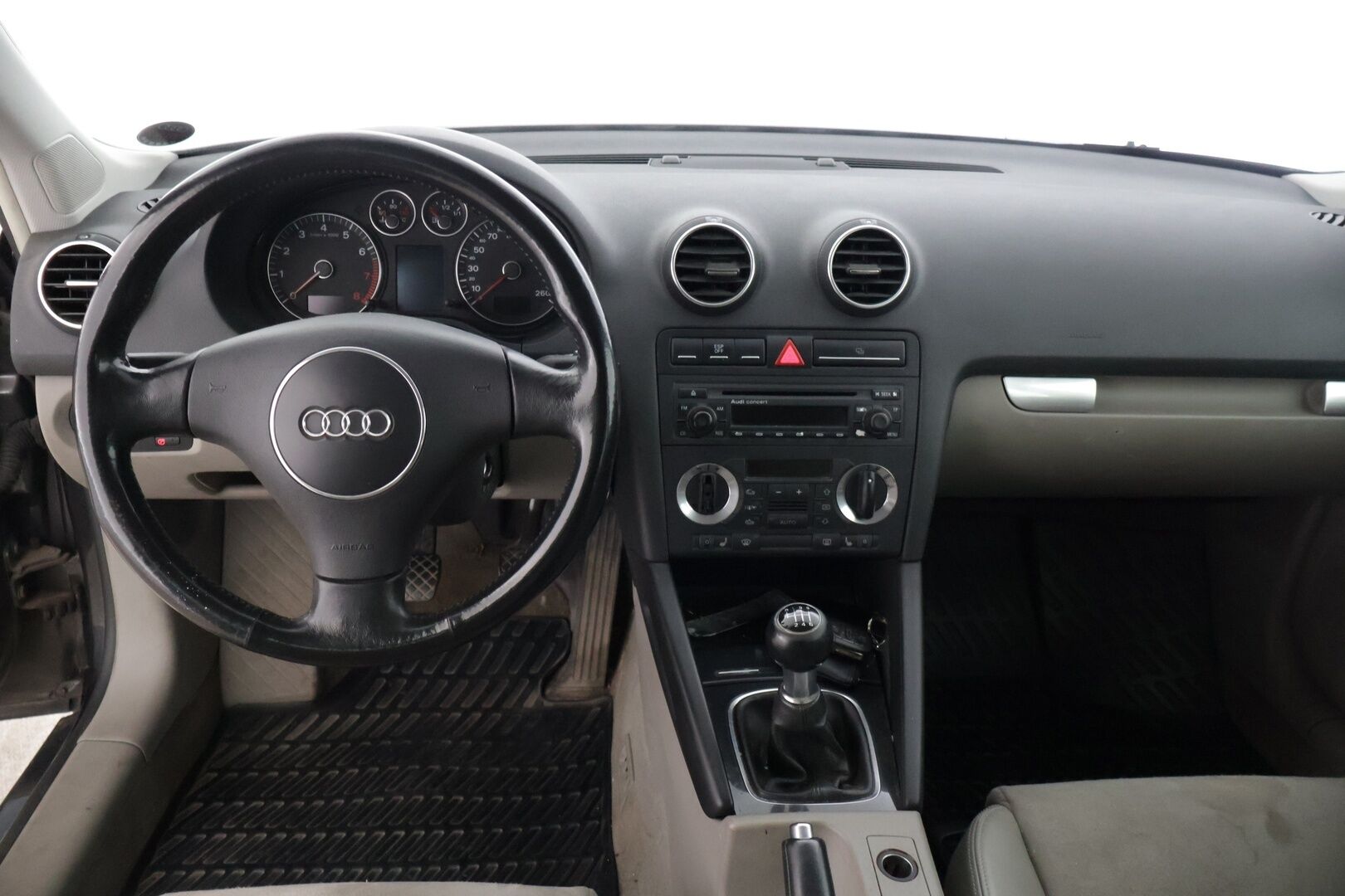 Audi A3 2004 2D A3 HATCHBACK 2.0FSI *YritysOutlet - Myydään vain yrityksille / Lohkolämmitin / Puolinahat * - * Tämä auto myydään YritysOutlet -valikoimasta vain yritykselle / Suomi-auto *