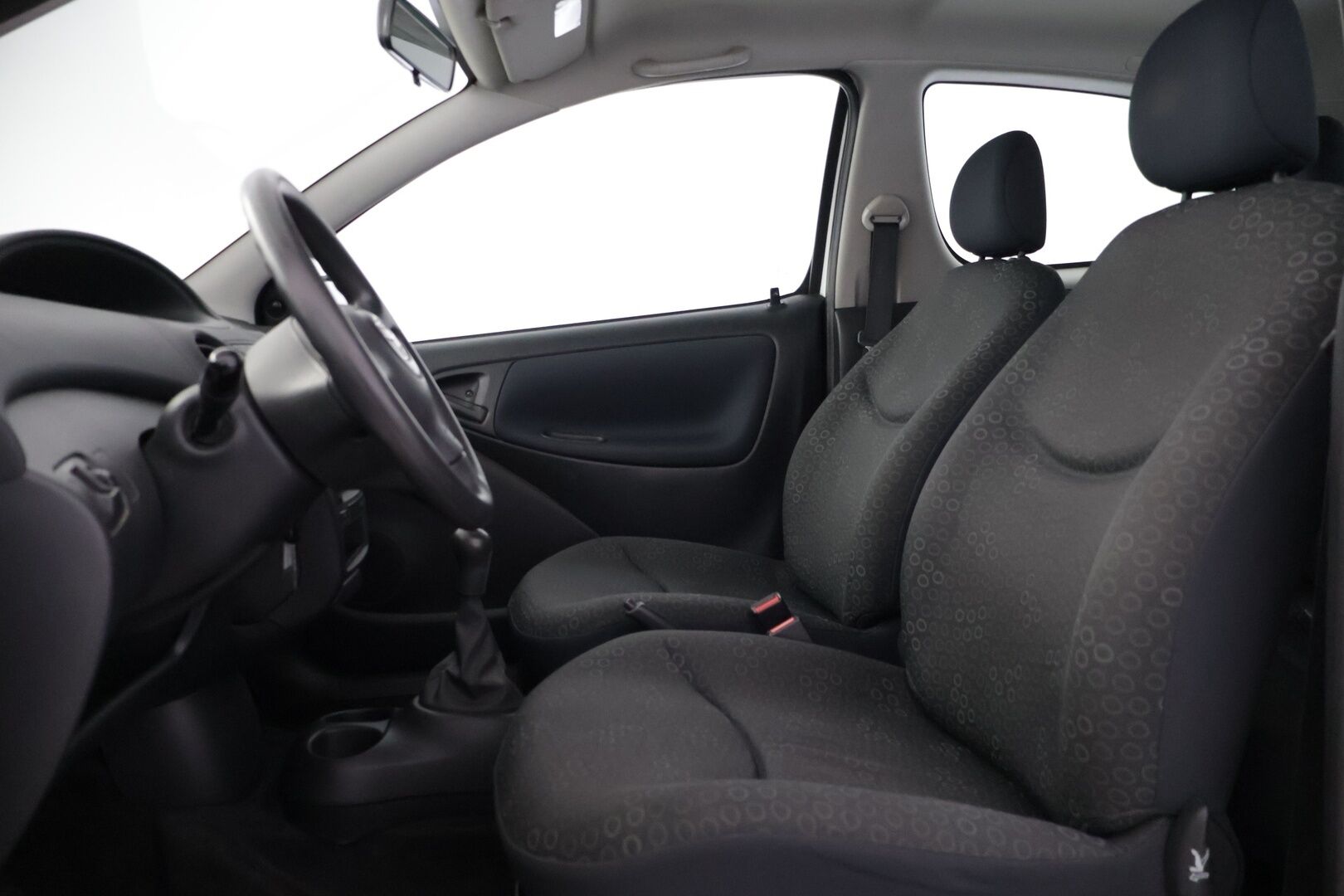 Toyota Yaris 2003 1,0 VVT-i Linea Luna 3d  - YritysOutlet - Myydään vain yrityksille - – Tämä auto myydään YritysOutlet -valikoimasta vain yritykselle
