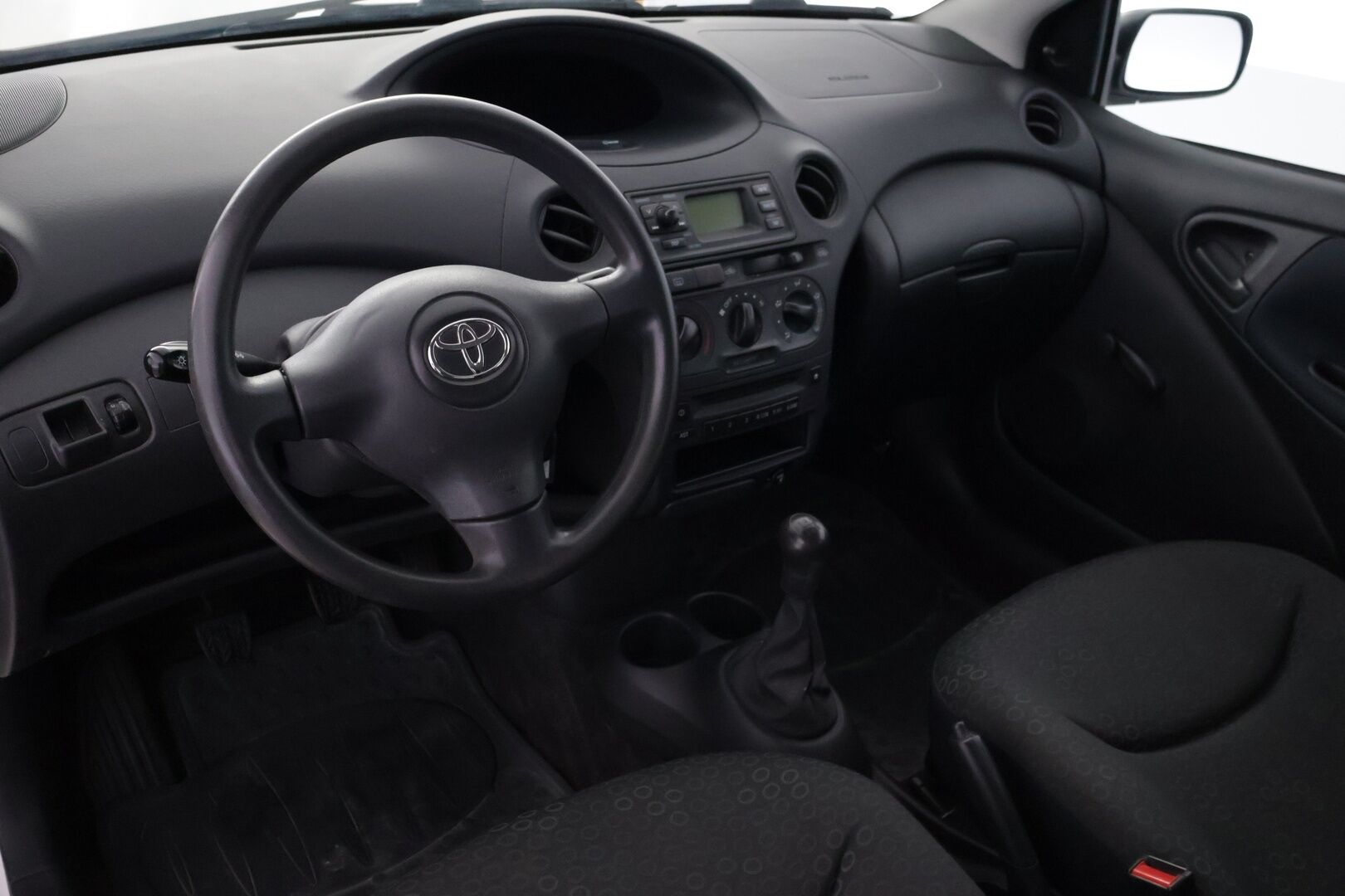 Toyota Yaris 2003 1,0 VVT-i Linea Luna 3d  - YritysOutlet - Myydään vain yrityksille - – Tämä auto myydään YritysOutlet -valikoimasta vain yritykselle