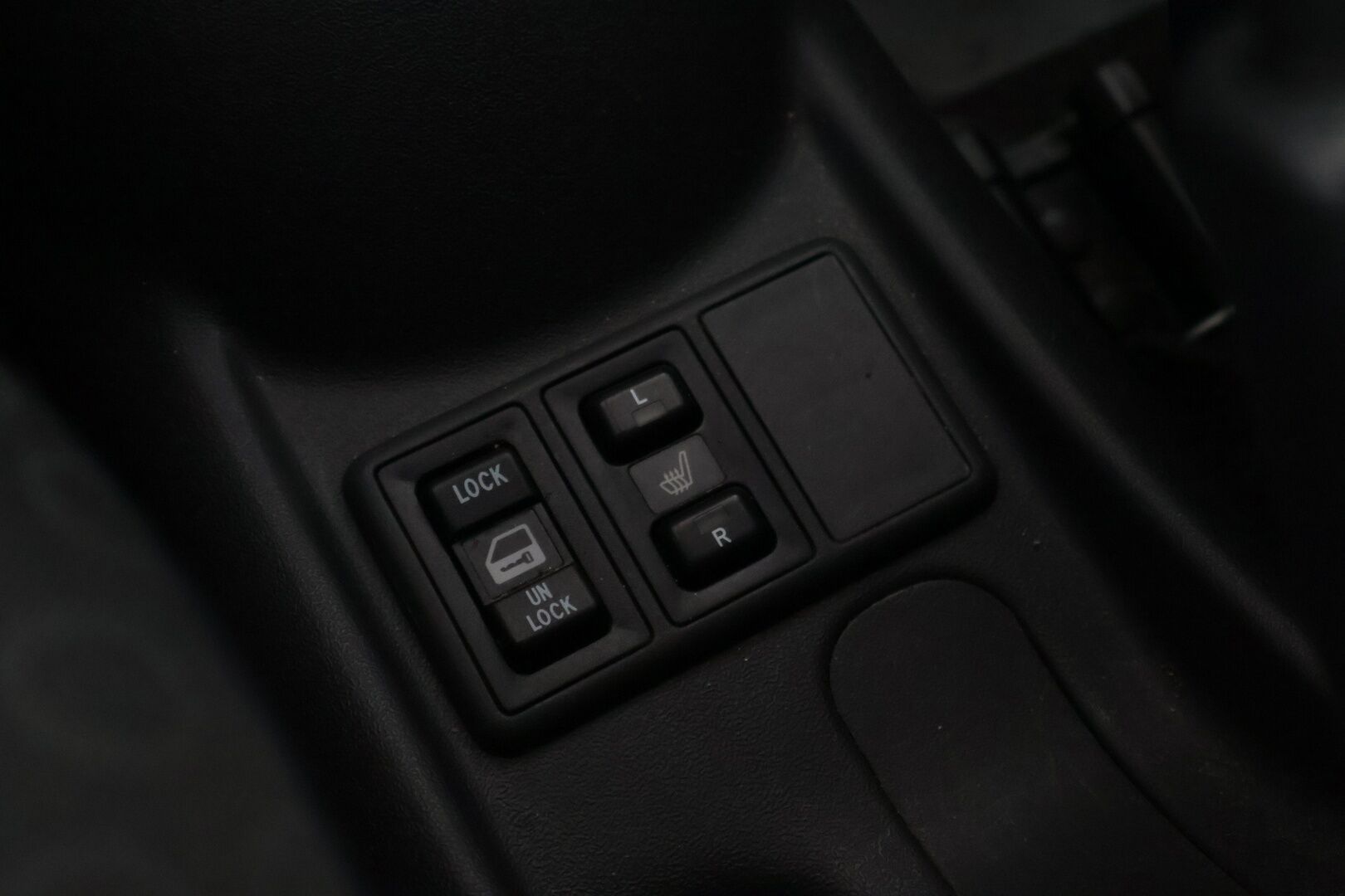 Toyota Yaris 2003 1,0 VVT-i Linea Luna 3d  - YritysOutlet - Myydään vain yrityksille - – Tämä auto myydään YritysOutlet -valikoimasta vain yritykselle