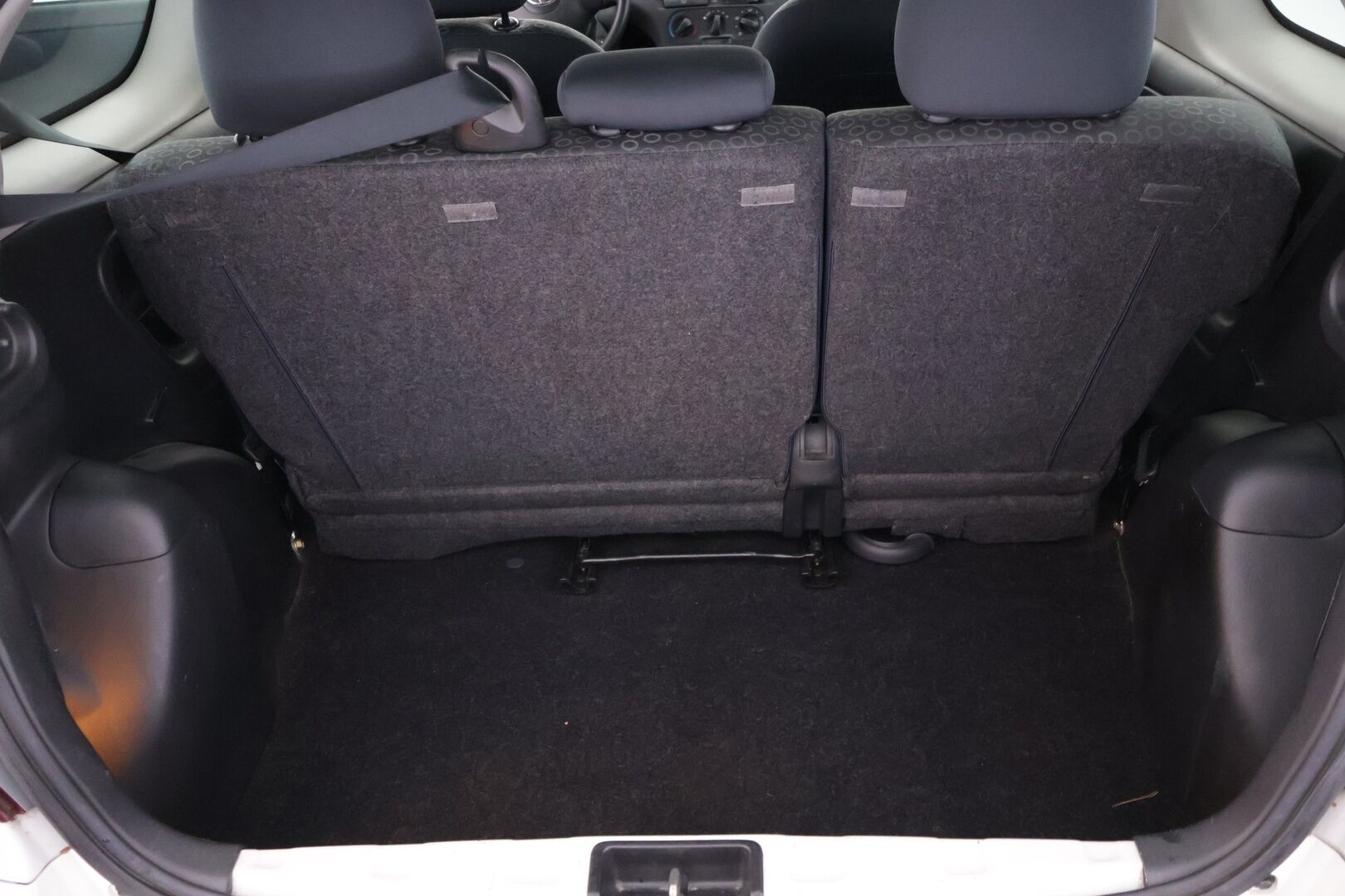 Toyota Yaris 2003 1,0 VVT-i Linea Luna 3d  - YritysOutlet - Myydään vain yrityksille - – Tämä auto myydään YritysOutlet -valikoimasta vain yritykselle