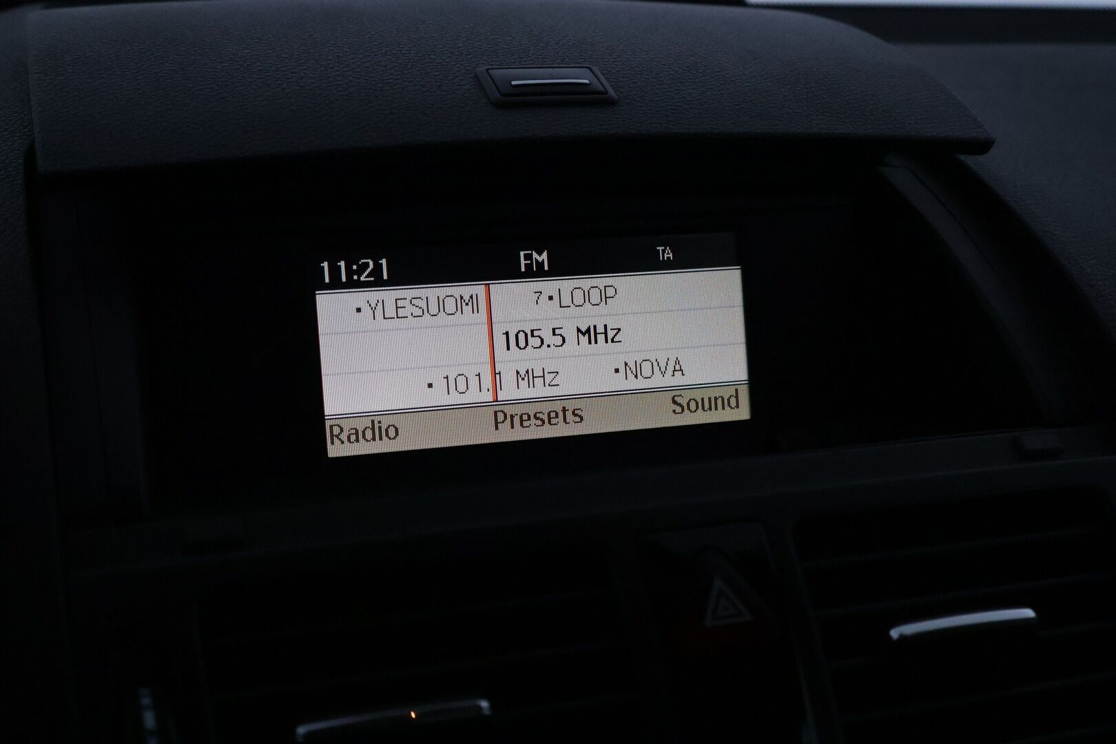 Mercedes-Benz C 2007 220 CDI SEDAN AUT ** Lohko / Kahdet hyvät renkaat / Cruise / Bluetooth / todella kattavat huollot** - Talvirenkaat Nastat (8mm) / Kesärenkaat (6mm)