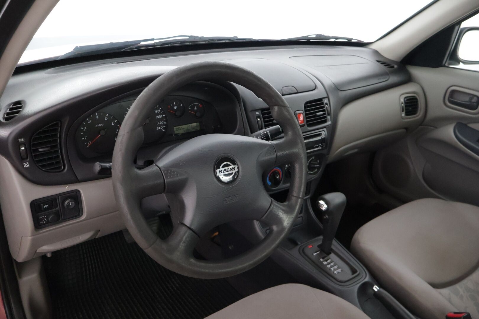 Nissan Almera 2002 4D ALMERA SEDAN 1.8 AUTOMATIC-BBAN16/254 * YritysOutlet - Myydään vain yrityksille - Tämä auto myydään YritysOutlet -valikoimasta vain yritykselle