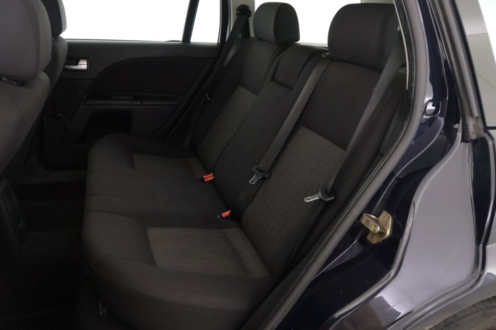 Ford Mondeo 2003 5D STW 2.0 - ** Tämä myydään huutokaupat.comissa