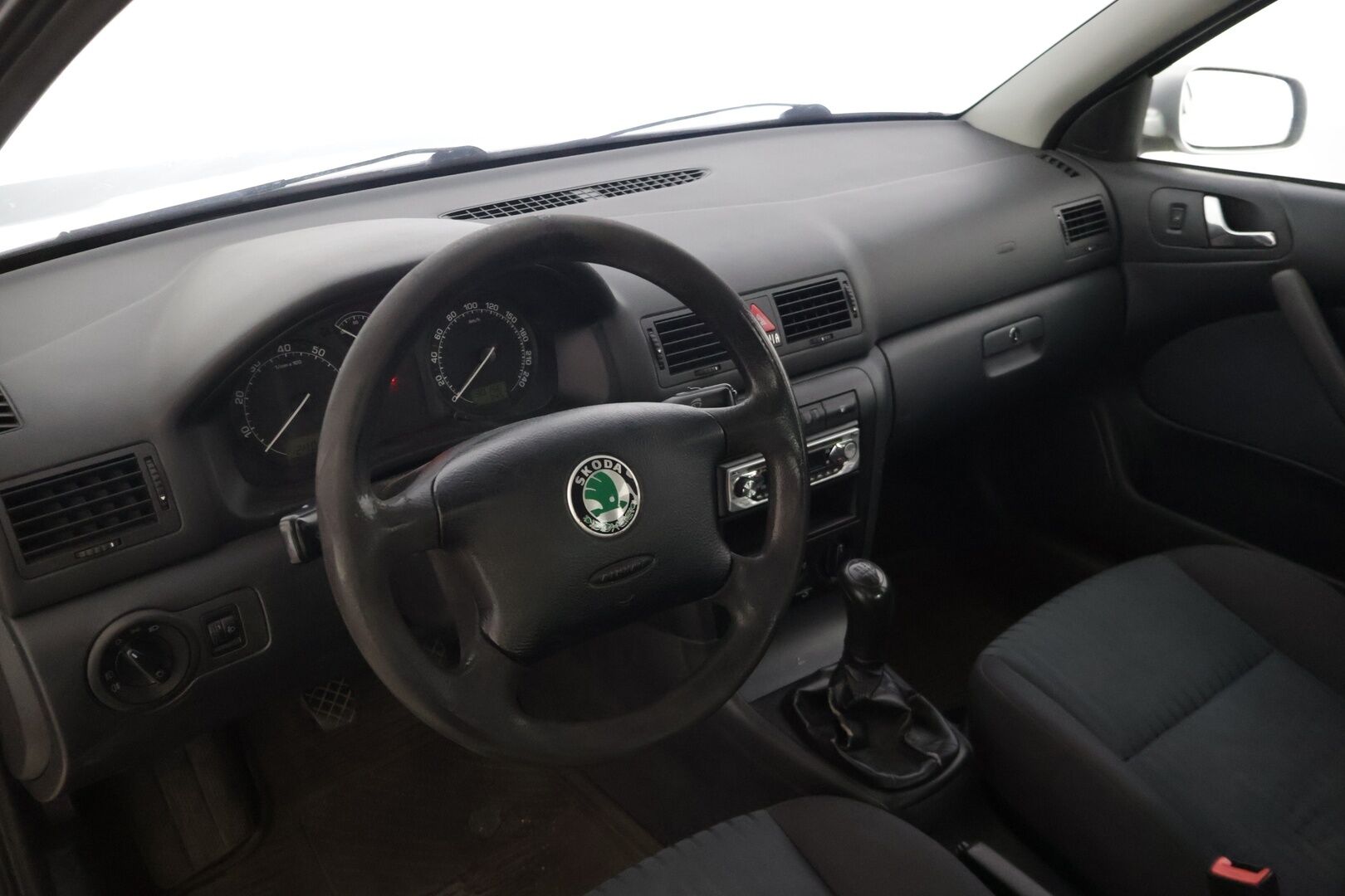 Skoda Octavia 2006 1,6 Classic - | Myydään huutokaupat.com- sivustolla |