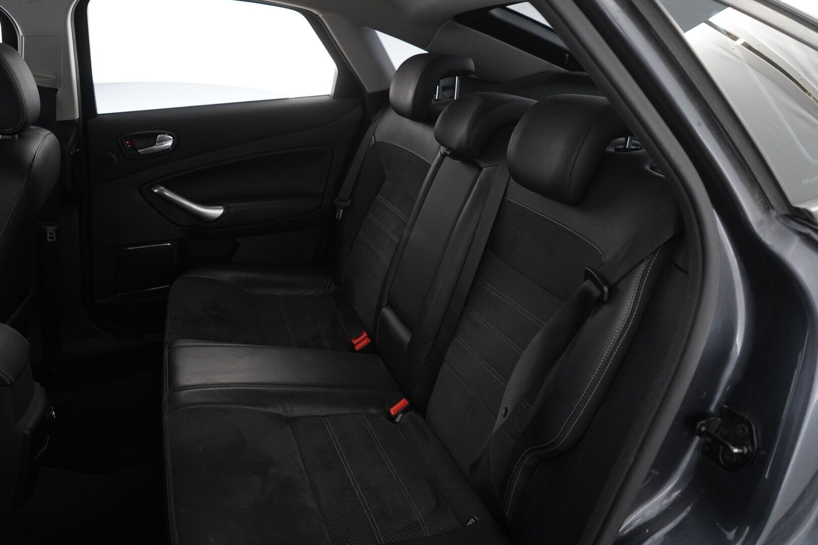 Ford Mondeo 2008 2,0 145 hv Titanium Business M5 5-ovinen   *YritysOutlet - Myydään vain yrityksille* - YritysOutlet - Myydään vain yrityksille