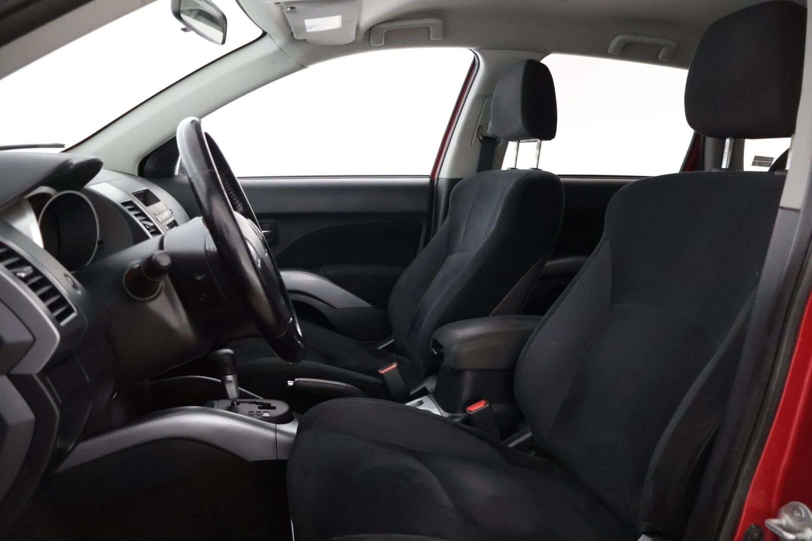 Mitsubishi Outlander 2009 2,4 MIVEC Intense AT * Myydään Huutokaupat.com * - * Myydään Huutokaupat.com *