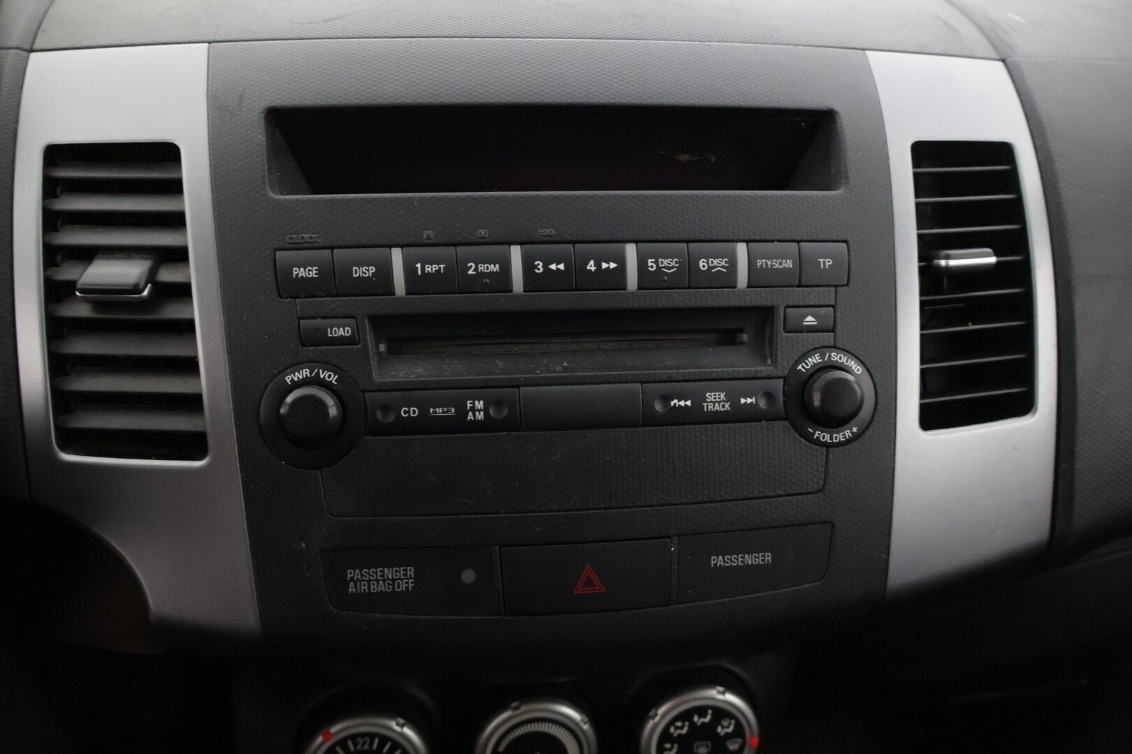 Mitsubishi Outlander 2009 2,4 MIVEC Intense AT * Myydään Huutokaupat.com * - * Myydään Huutokaupat.com *