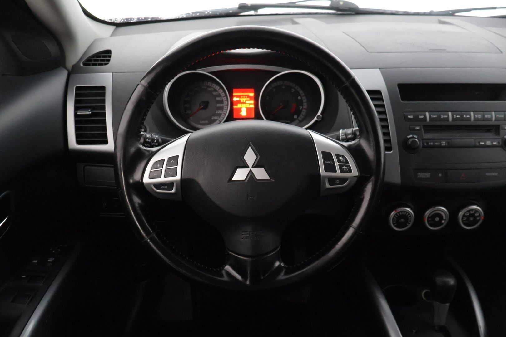Mitsubishi Outlander 2009 2,4 MIVEC Intense AT * Myydään Huutokaupat.com * - * Myydään Huutokaupat.com *