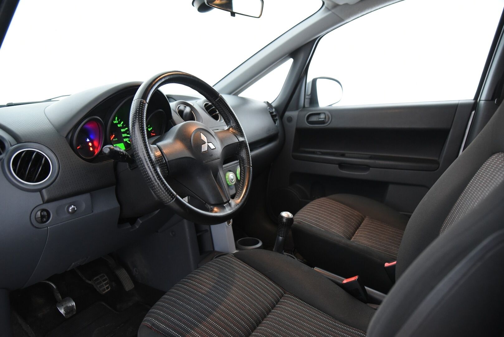 Mitsubishi Colt 2008 95 Insport - YritysOutlet - Myydään vain yrityksille - 2x renkaat aluvantein / Suomi-auto / Ilmastointi / Lohkolämmitin