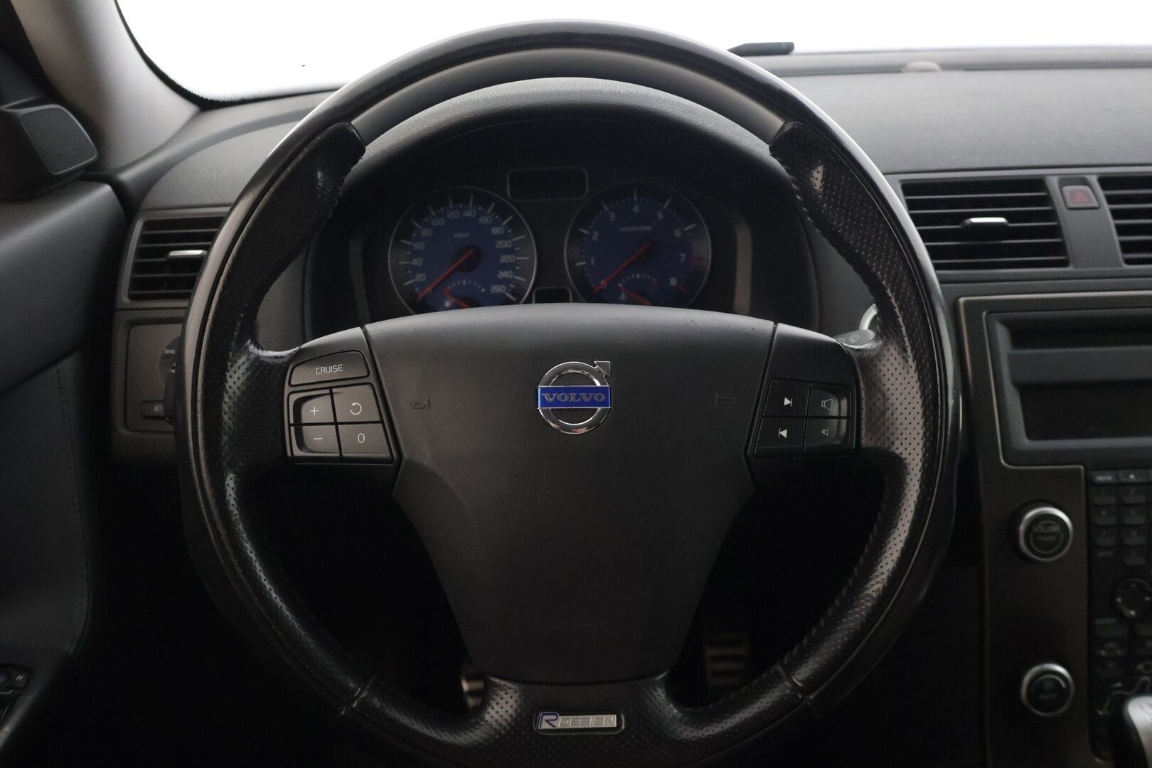 Volvo V50 2008 1,8 (125 hv) Summum man R-Design - | Tämä auto myydään YritysOutlet -valikoimasta vain yritykselle | Vaalea nahkasisusta | Kuljettajan ist. Muistilla | Lohkolämmitin | Xenon |