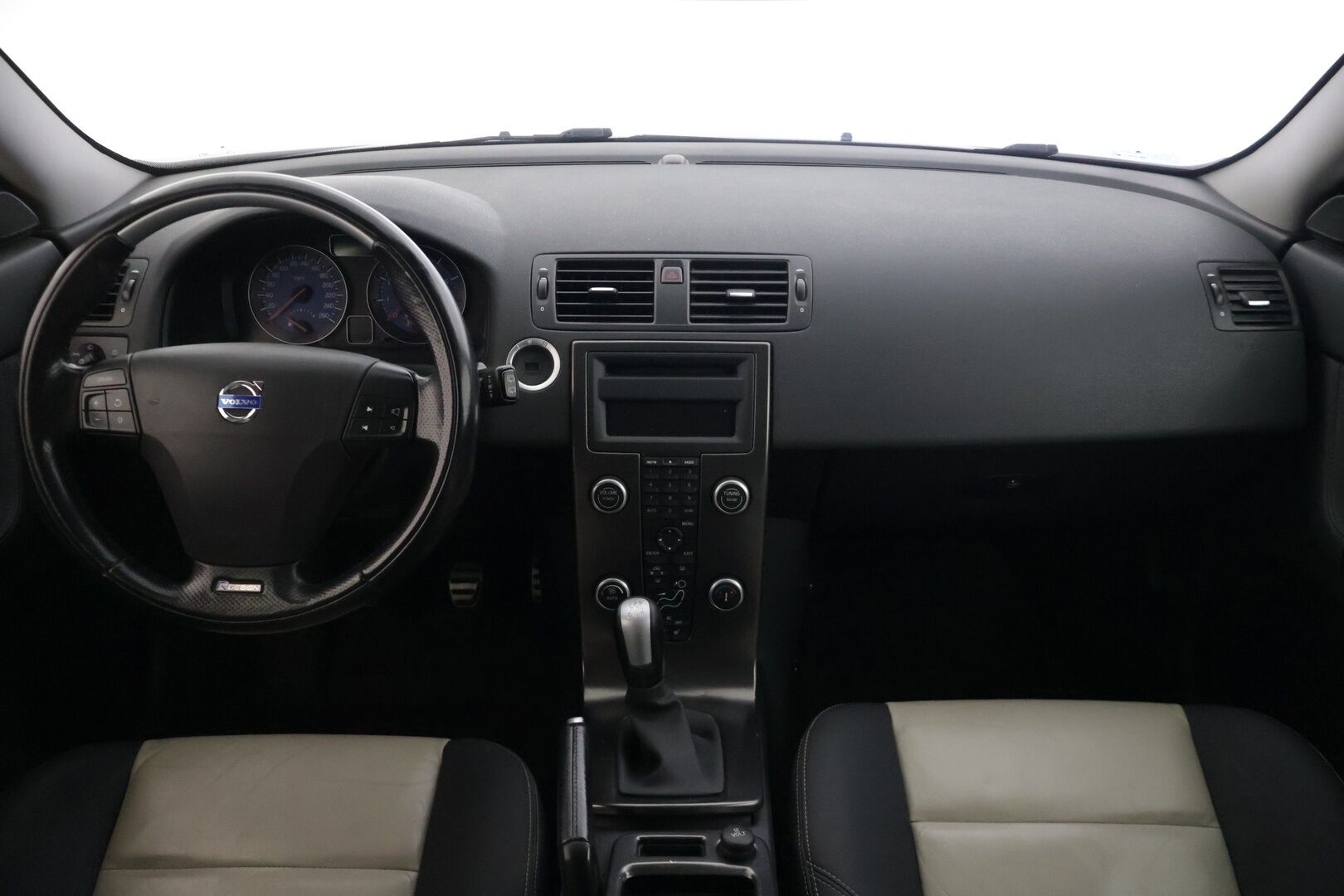 Volvo V50 2008 1,8 (125 hv) Summum man R-Design - | Tämä auto myydään YritysOutlet -valikoimasta vain yritykselle | Vaalea nahkasisusta | Kuljettajan ist. Muistilla | Lohkolämmitin | Xenon |