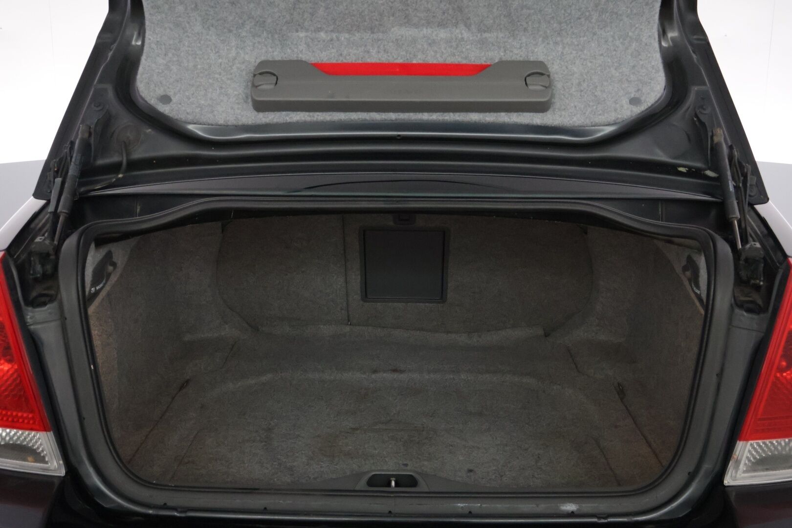 Volvo S60 2005 2.5T AUTOMATIC *Vakkari / Koukku / Lohko+sisäp. / Puolinahat / Vähän ajettu* - Suomi-auto / 2xrenkaat ja vanteet