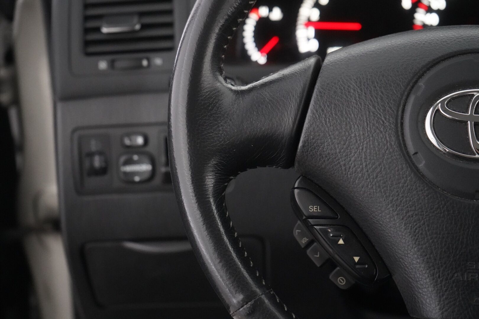 Toyota Corolla Verso 2003 1,6 VVT-i Linea - YritysOutlet - Myydään vain yrityksille - 1- omisteinen | Suomi- auto | Kahdet hyvät renkaat! | Lohkolämmitin | Seuraava katsastus 3/2027!