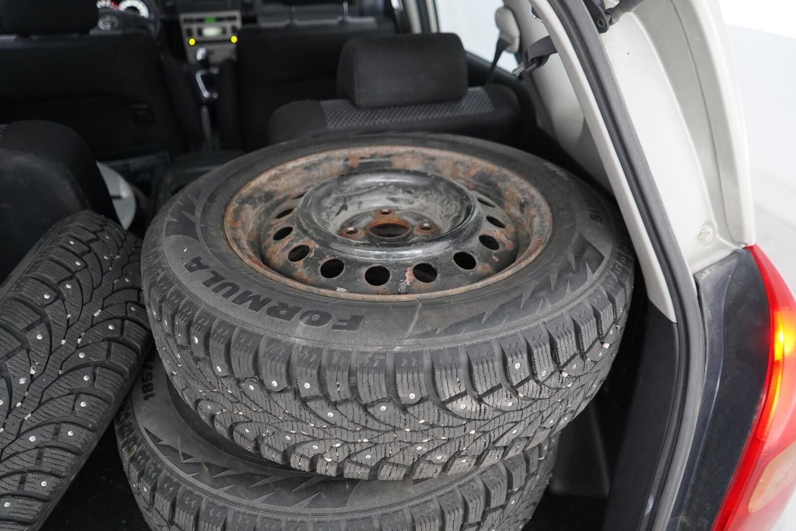 Toyota Corolla Verso 2003 1,6 VVT-i Linea - YritysOutlet - Myydään vain yrityksille - 1- omisteinen | Suomi- auto | Kahdet hyvät renkaat! | Lohkolämmitin | Seuraava katsastus 3/2027!