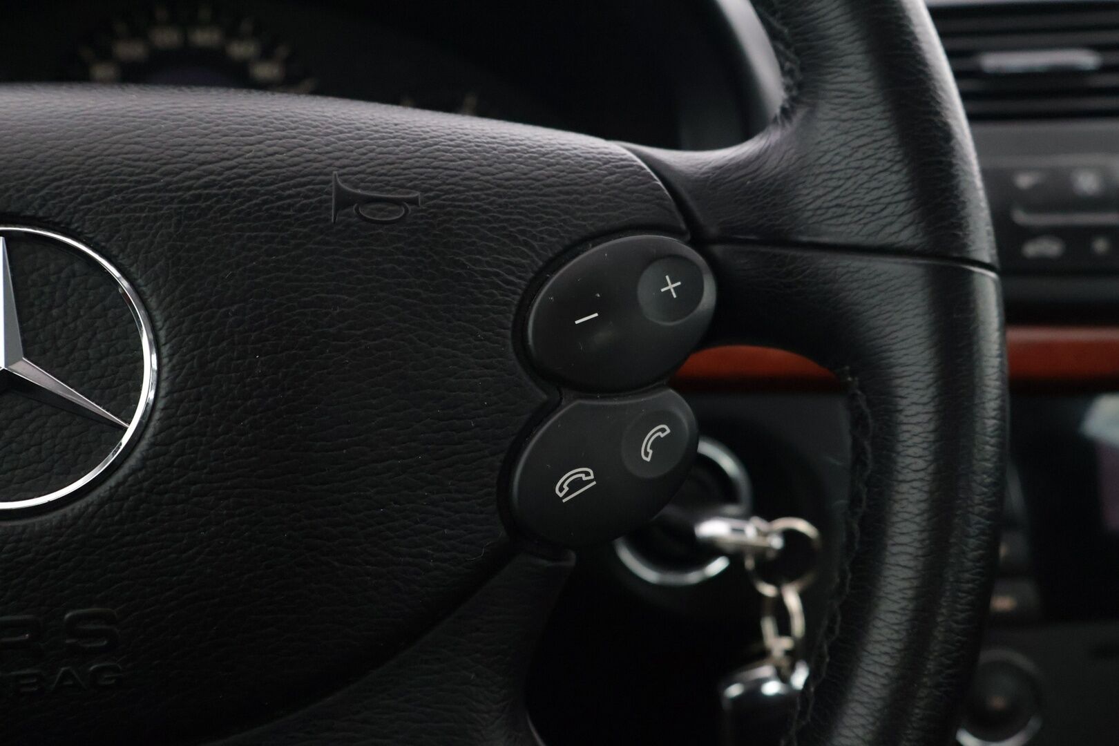 Mercedes-Benz E 2008 200 CDI A *Vakkari / Vetokoukku / Lohkolämmitin / Osa-sähköpenkki* - Suomi-auto / 2 renkaat / Upeassa kunnossa!*