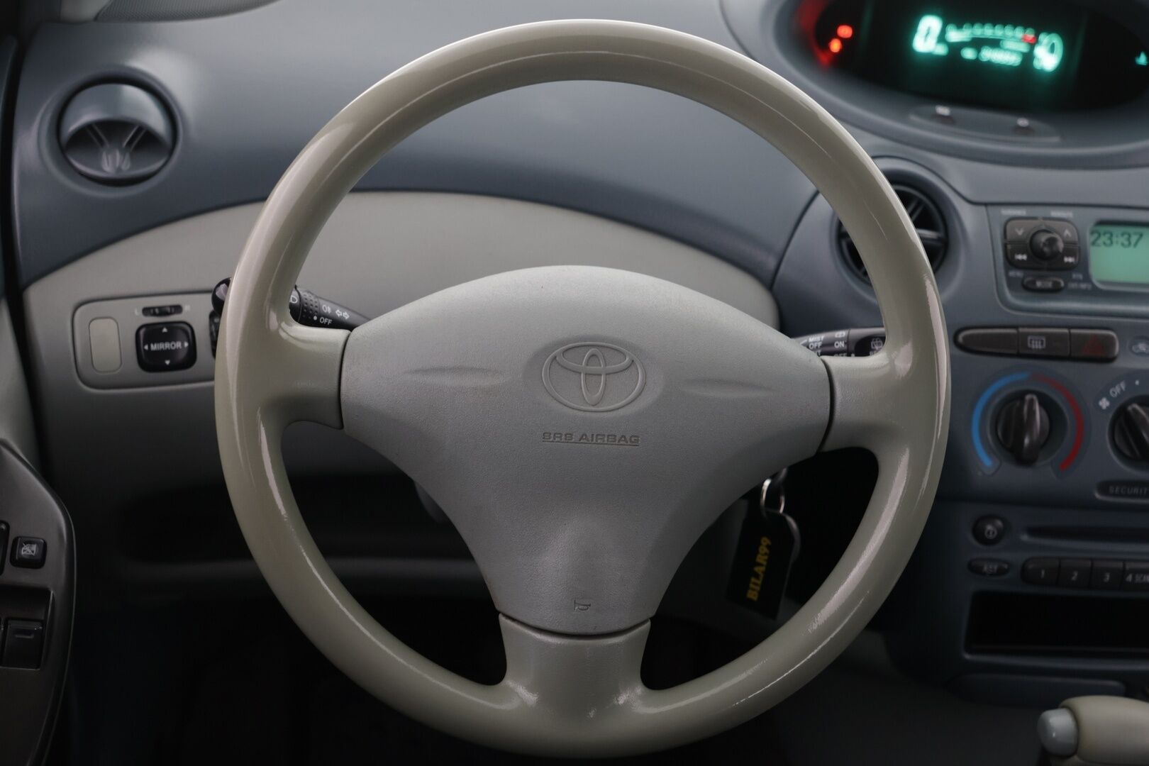 Toyota Yaris 2002 Yaris 1,3 VVT-i Linea Luna AT 5d** Myydään HUUTOKAUPAT.COM**