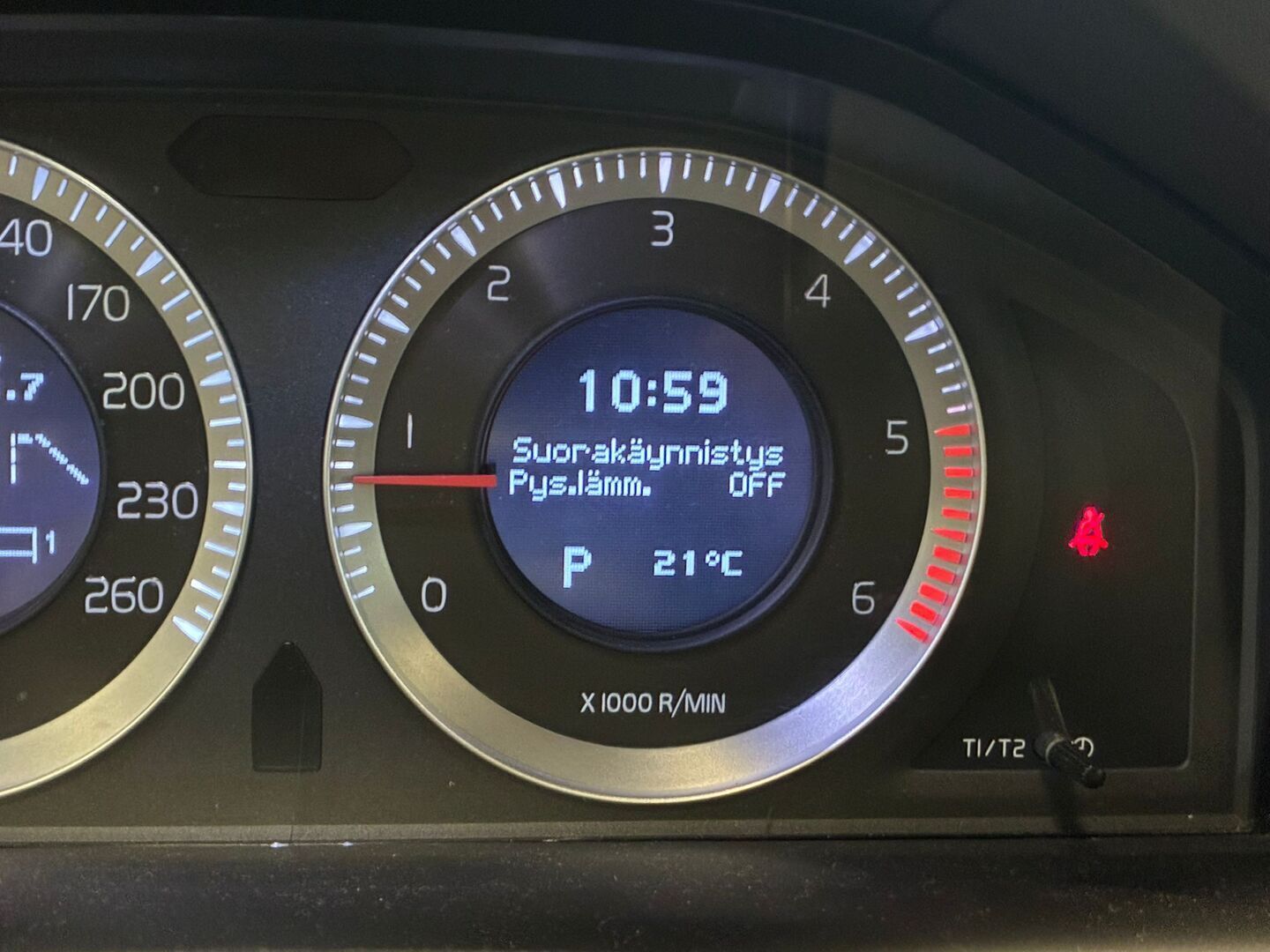 Volvo XC60 2010 D5 AWD Summum aut - | ACC | Vetokoukku | BLIS | Webasto | Jakopää tehty 02/2023 | 2x Renkaat&Vanteet | Tutkat |