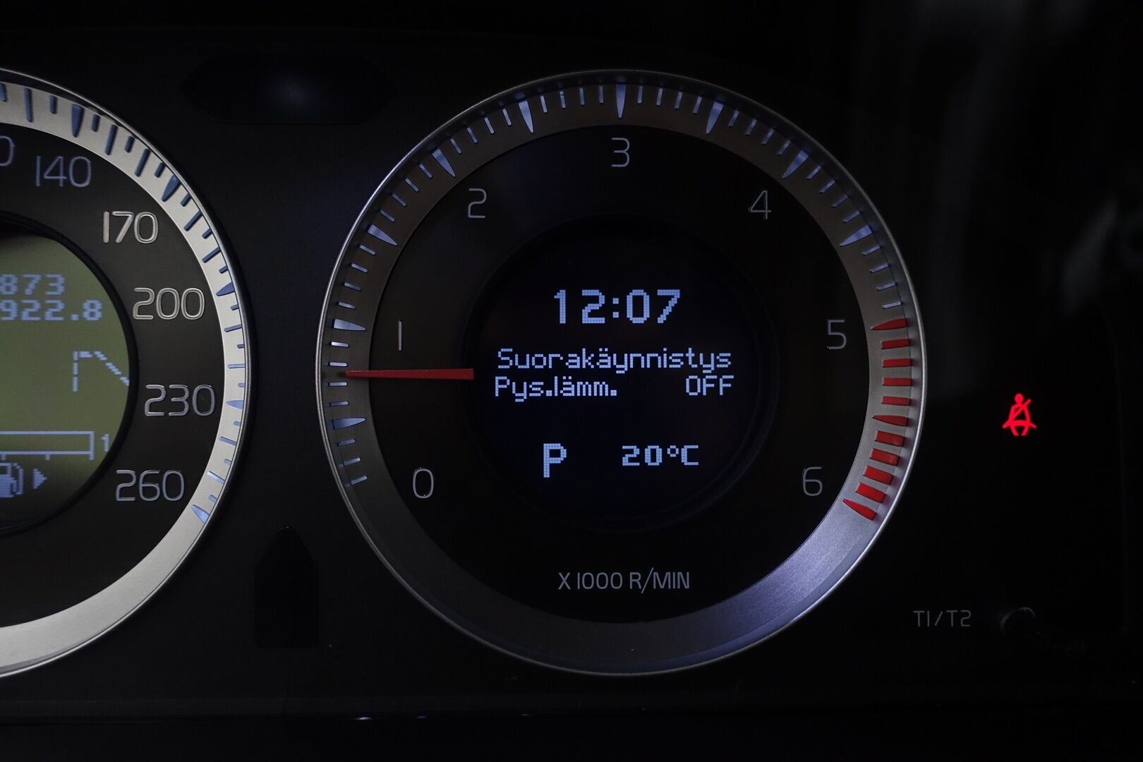 Volvo XC60 2010 D5 AWD Summum aut - | ACC | Vetokoukku | BLIS | Webasto | Jakopää tehty 02/2023 | 2x Renkaat&Vanteet | Tutkat |