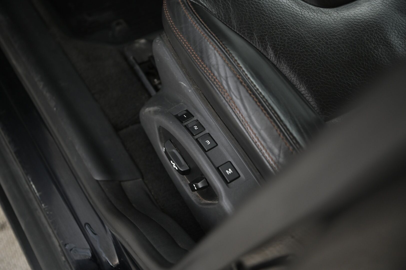 Volvo XC60 2010 D5 AWD Summum aut *Myydään Huutokaupat.com*
