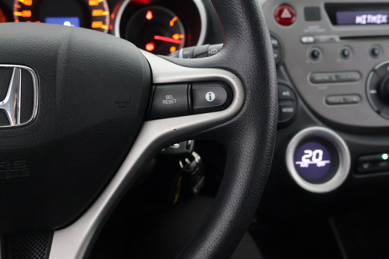 Honda Jazz 2010 5D 1,4i Comfort - 2x Hyvät Renkaat / Kattava huoltohistoria!
