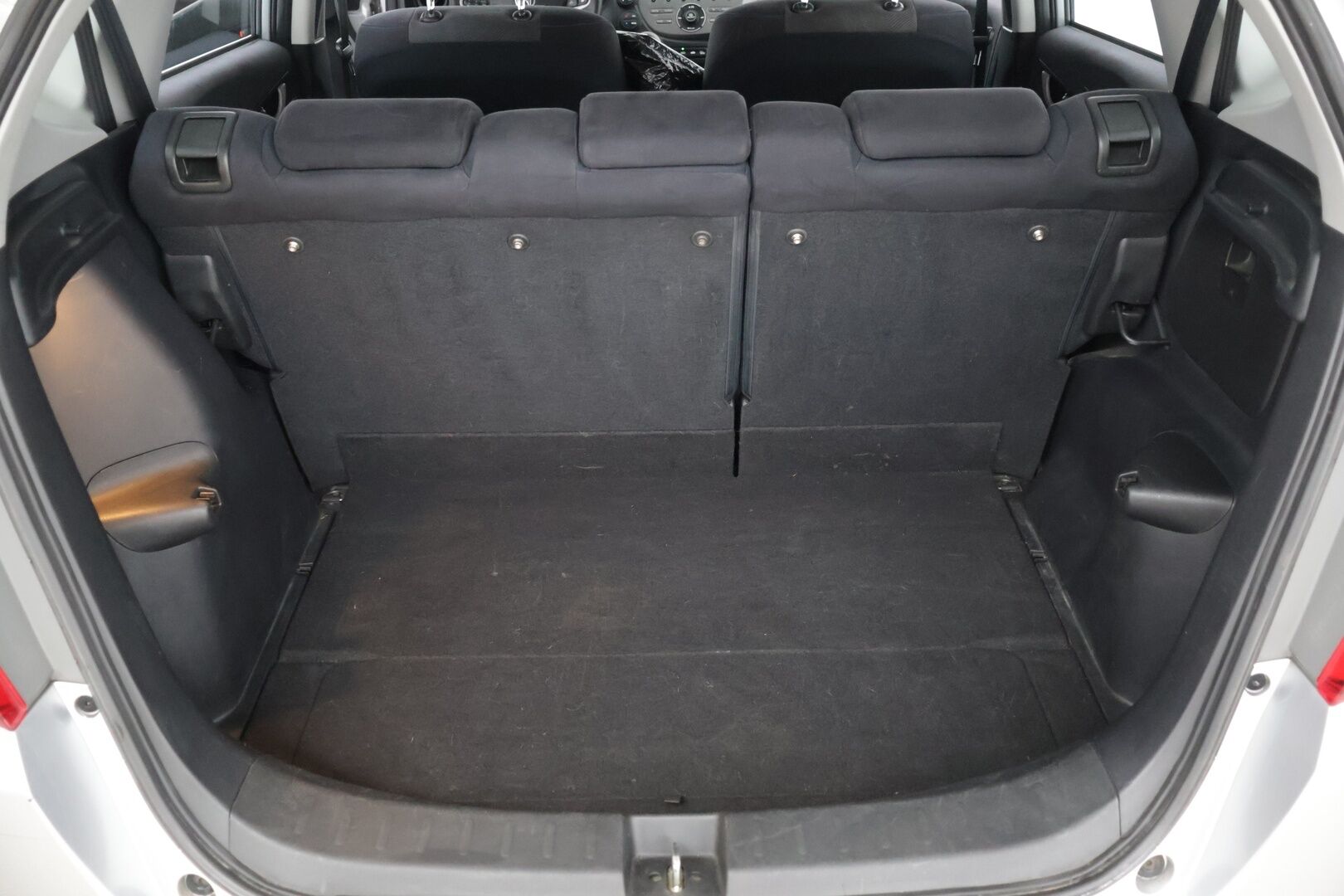 Honda Jazz 2010 5D 1,4i Comfort - 2x Hyvät Renkaat / Kattava huoltohistoria!
