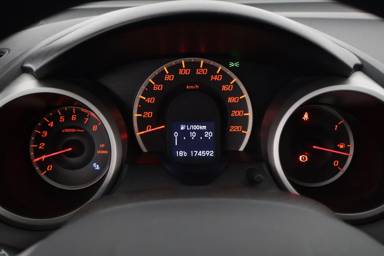 Honda Jazz 2010 5D 1,4i Comfort - 2x Hyvät Renkaat / Kattava huoltohistoria!